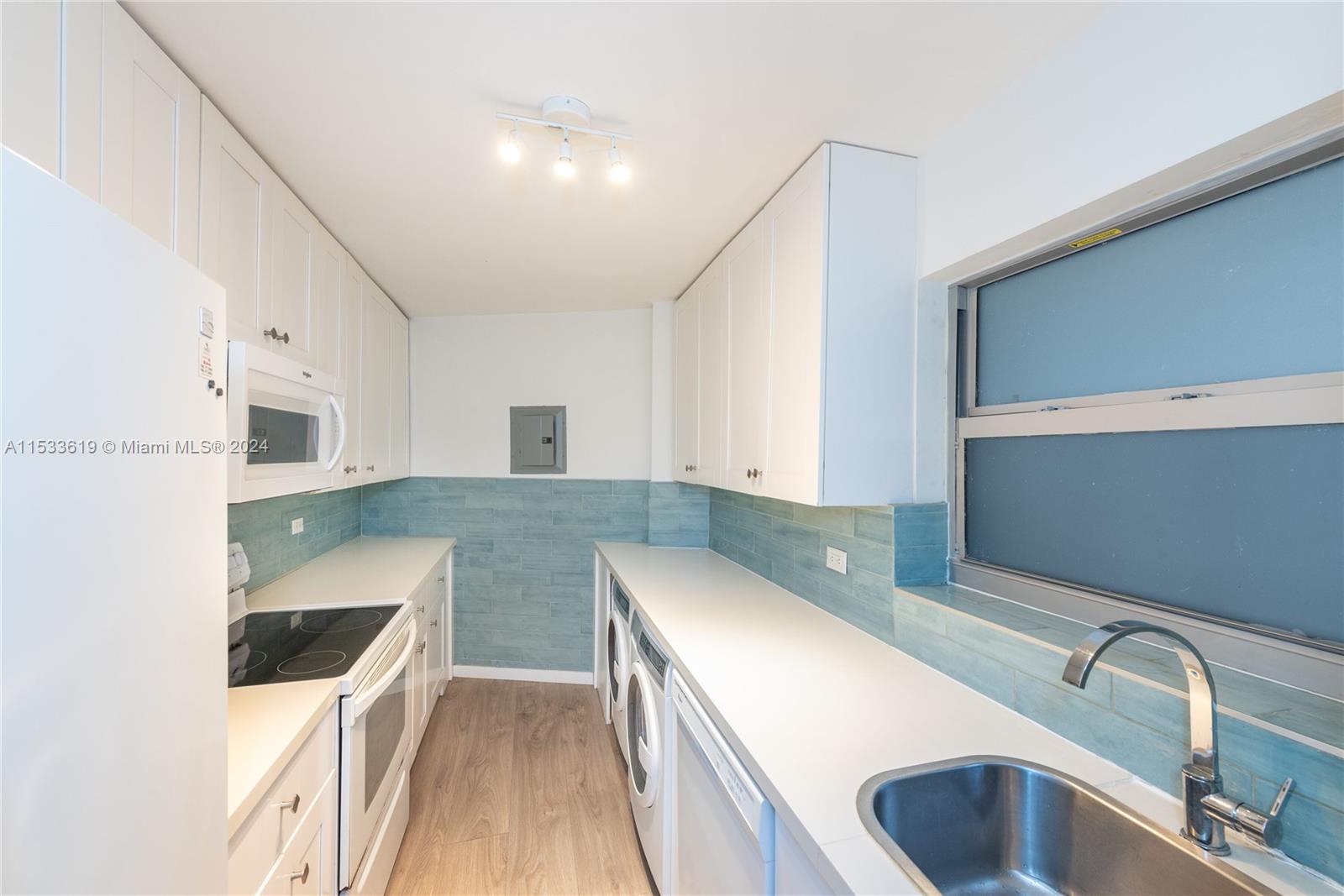 1881 Washington Ave 3D, Miami Beach, Florida 33139, 2 Bedrooms Bedrooms, ,2 BathroomsBathrooms,Residential,For Sale,1881 Washington Ave 3D,A11533619