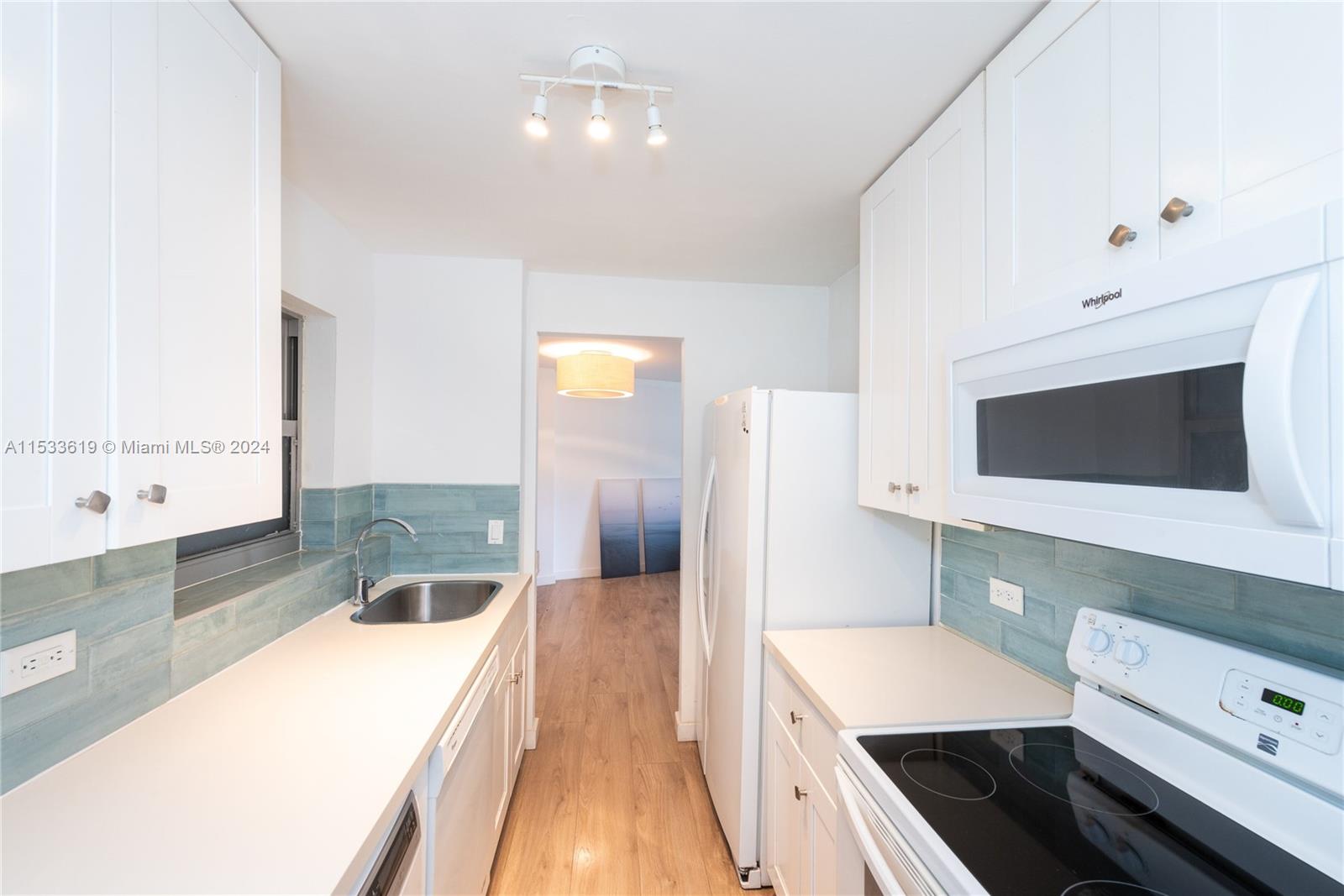 1881 Washington Ave 3D, Miami Beach, Florida 33139, 2 Bedrooms Bedrooms, ,2 BathroomsBathrooms,Residential,For Sale,1881 Washington Ave 3D,A11533619