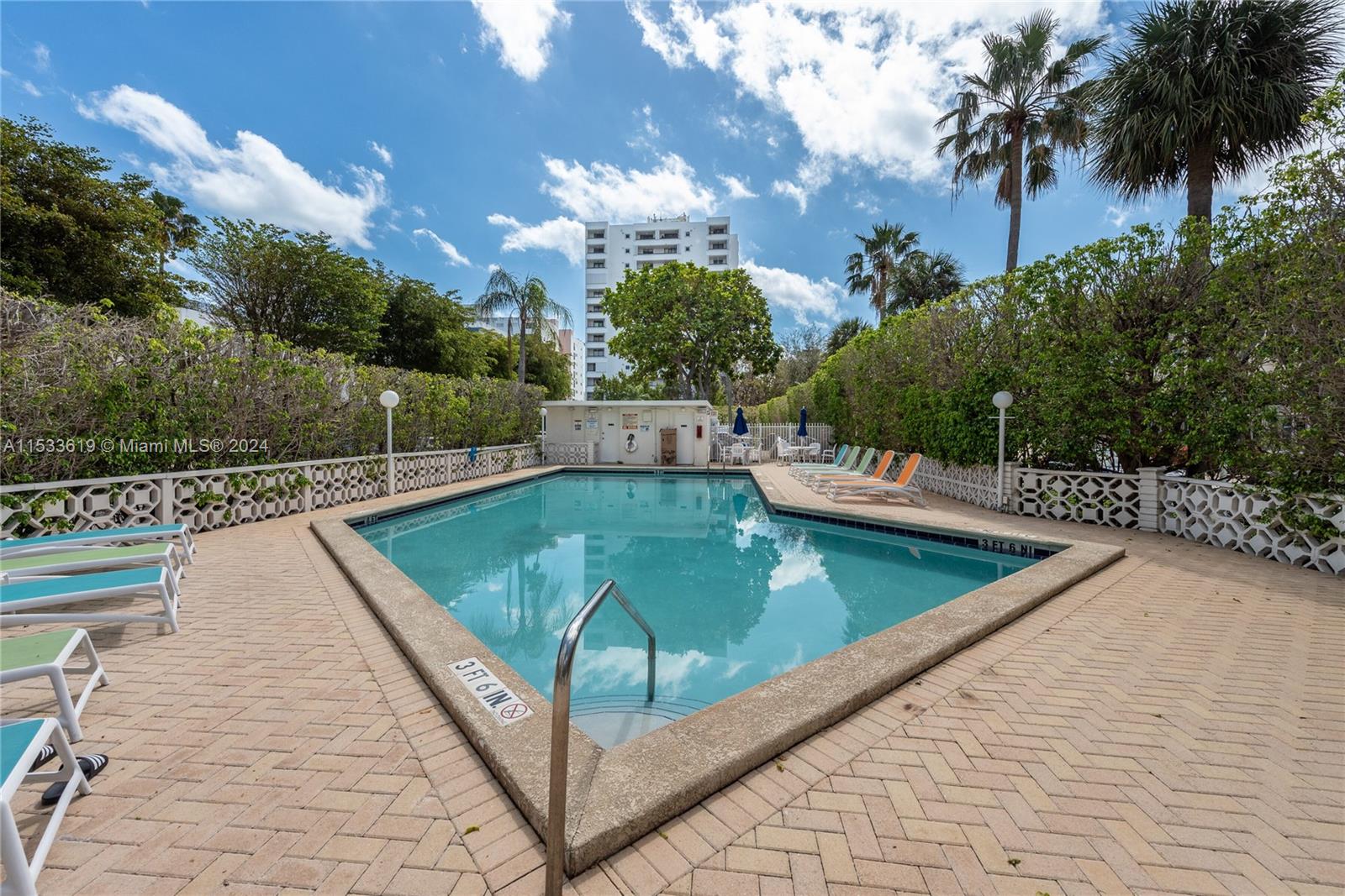 1881 Washington Ave 3D, Miami Beach, Florida 33139, 2 Bedrooms Bedrooms, ,2 BathroomsBathrooms,Residential,For Sale,1881 Washington Ave 3D,A11533619