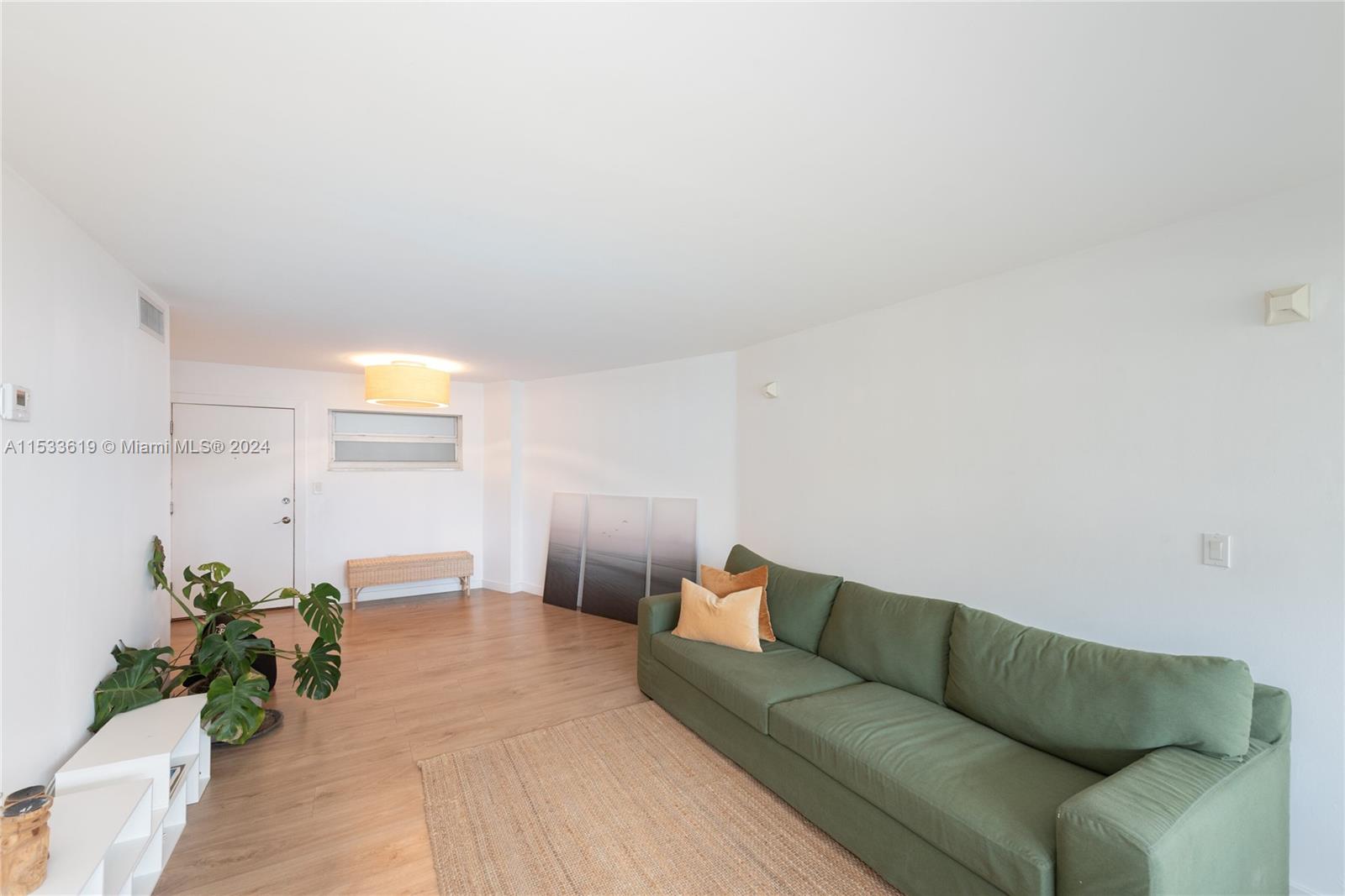 1881 Washington Ave 3D, Miami Beach, Florida 33139, 2 Bedrooms Bedrooms, ,2 BathroomsBathrooms,Residential,For Sale,1881 Washington Ave 3D,A11533619