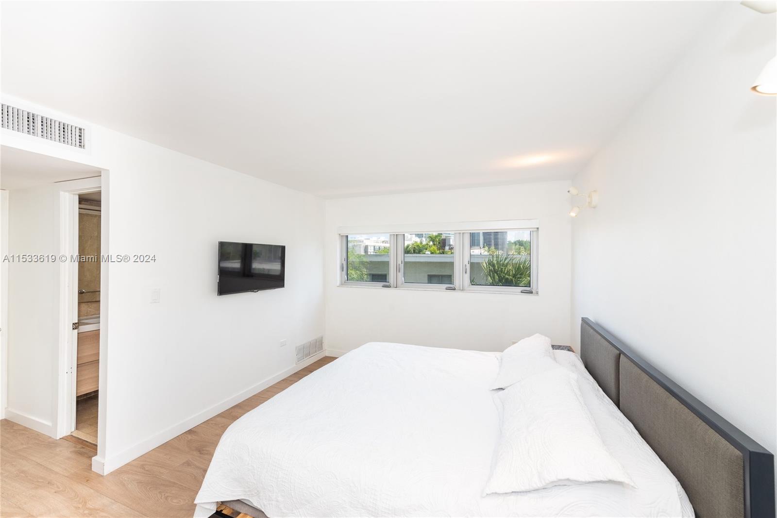 1881 Washington Ave 3D, Miami Beach, Florida 33139, 2 Bedrooms Bedrooms, ,2 BathroomsBathrooms,Residential,For Sale,1881 Washington Ave 3D,A11533619
