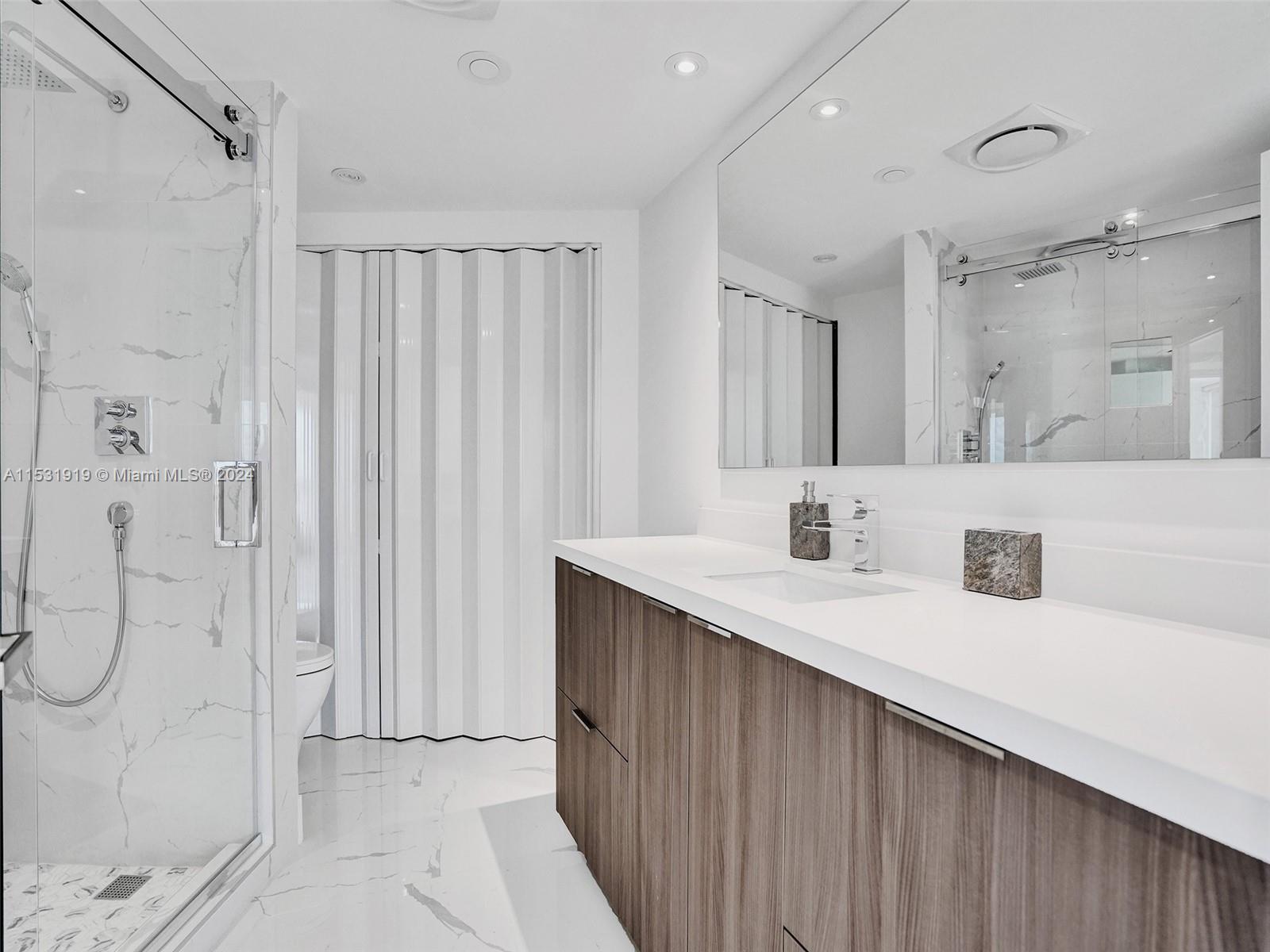 1000 ISLAND BL, Aventura, FL, 33160 United States, 3 Bedrooms Bedrooms, ,3 BathroomsBathrooms,Residential,For Sale,ISLAND BL,A11531919