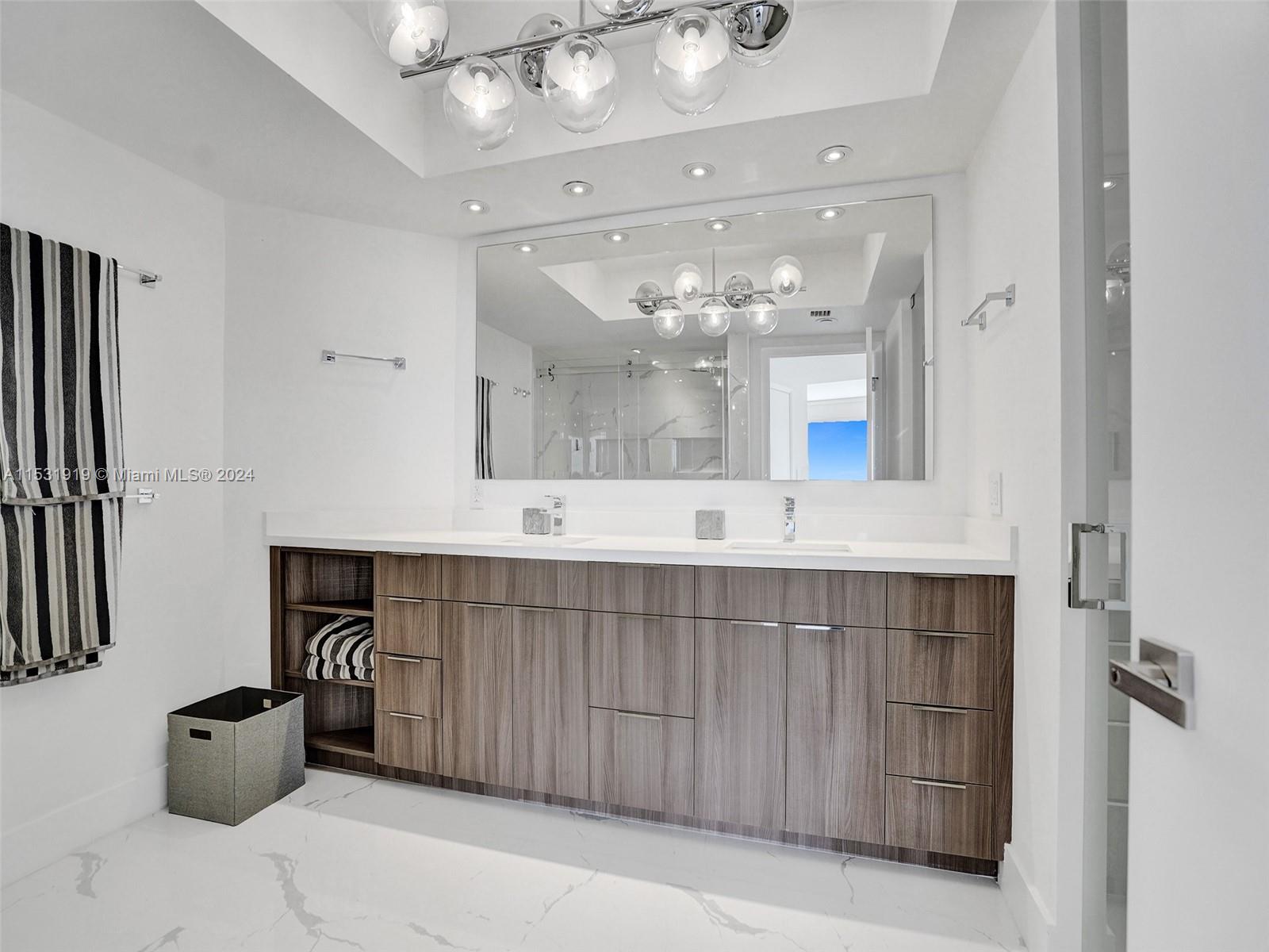 1000 ISLAND BL, Aventura, FL, 33160 United States, 3 Bedrooms Bedrooms, ,3 BathroomsBathrooms,Residential,For Sale,ISLAND BL,A11531919