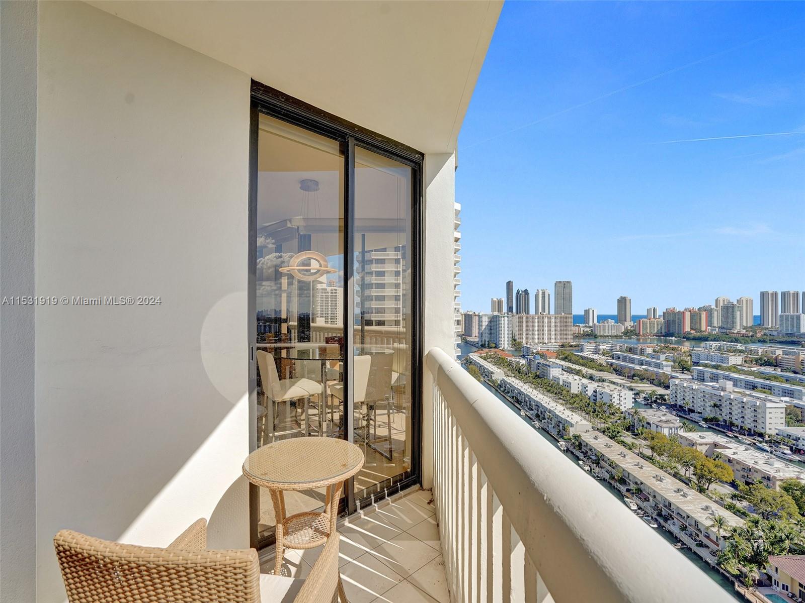 1000 ISLAND BL, Aventura, FL, 33160 United States, 3 Bedrooms Bedrooms, ,3 BathroomsBathrooms,Residential,For Sale,ISLAND BL,A11531919