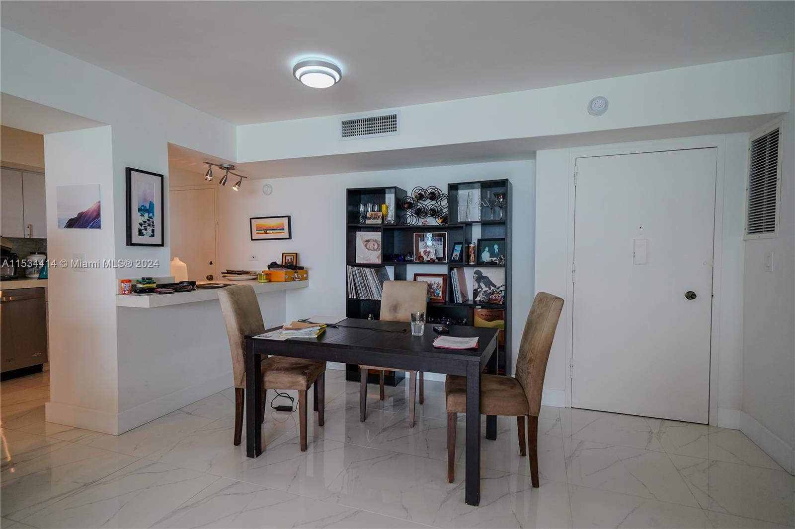 7135 Collins Ave 1732, Miami Beach, Florida 33141, 1 Bedroom Bedrooms, ,2 BathroomsBathrooms,Residential,For Sale,7135 Collins Ave 1732,A11534414