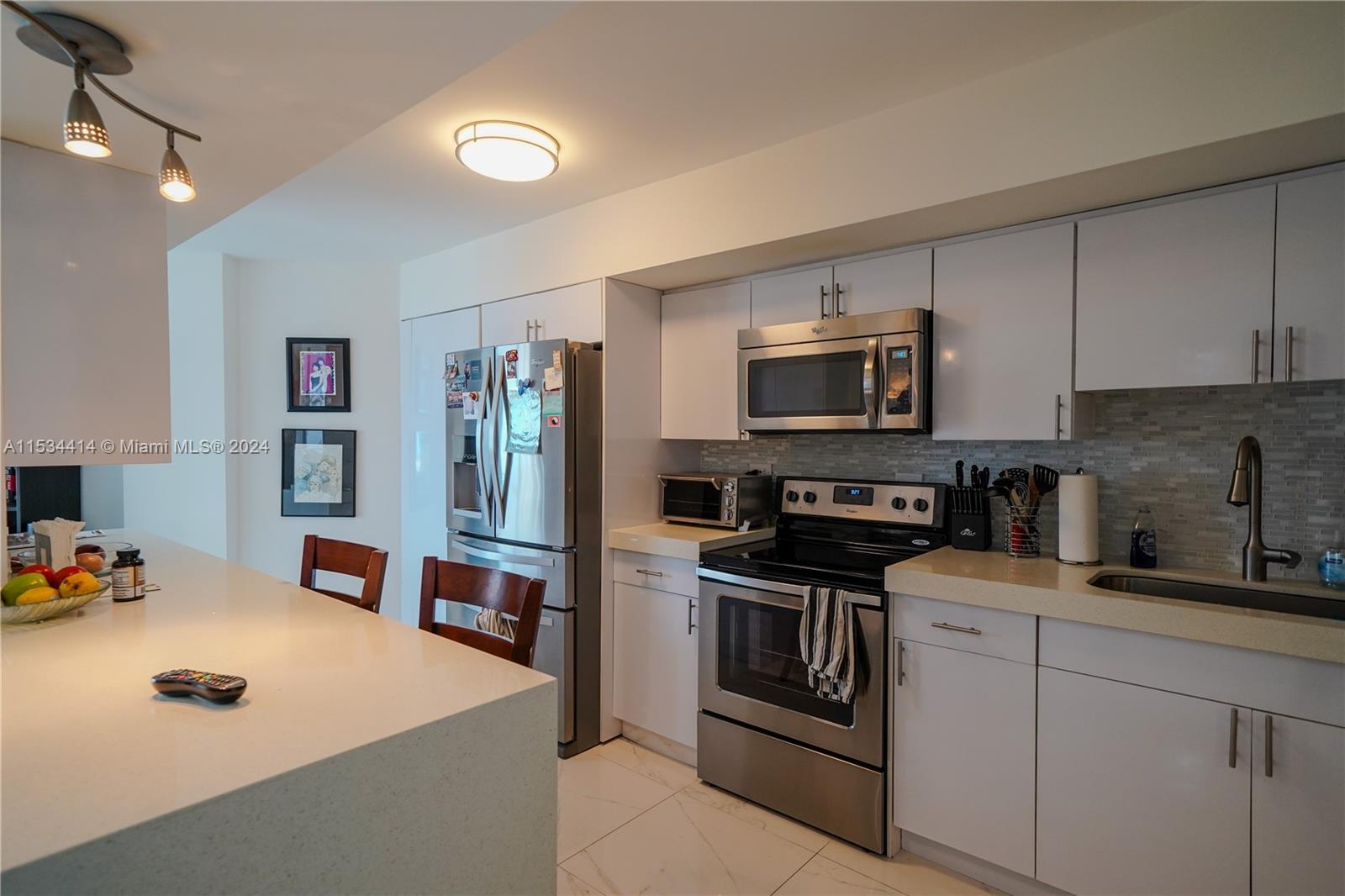 7135 Collins Ave 1732, Miami Beach, Florida 33141, 1 Bedroom Bedrooms, ,2 BathroomsBathrooms,Residential,For Sale,7135 Collins Ave 1732,A11534414