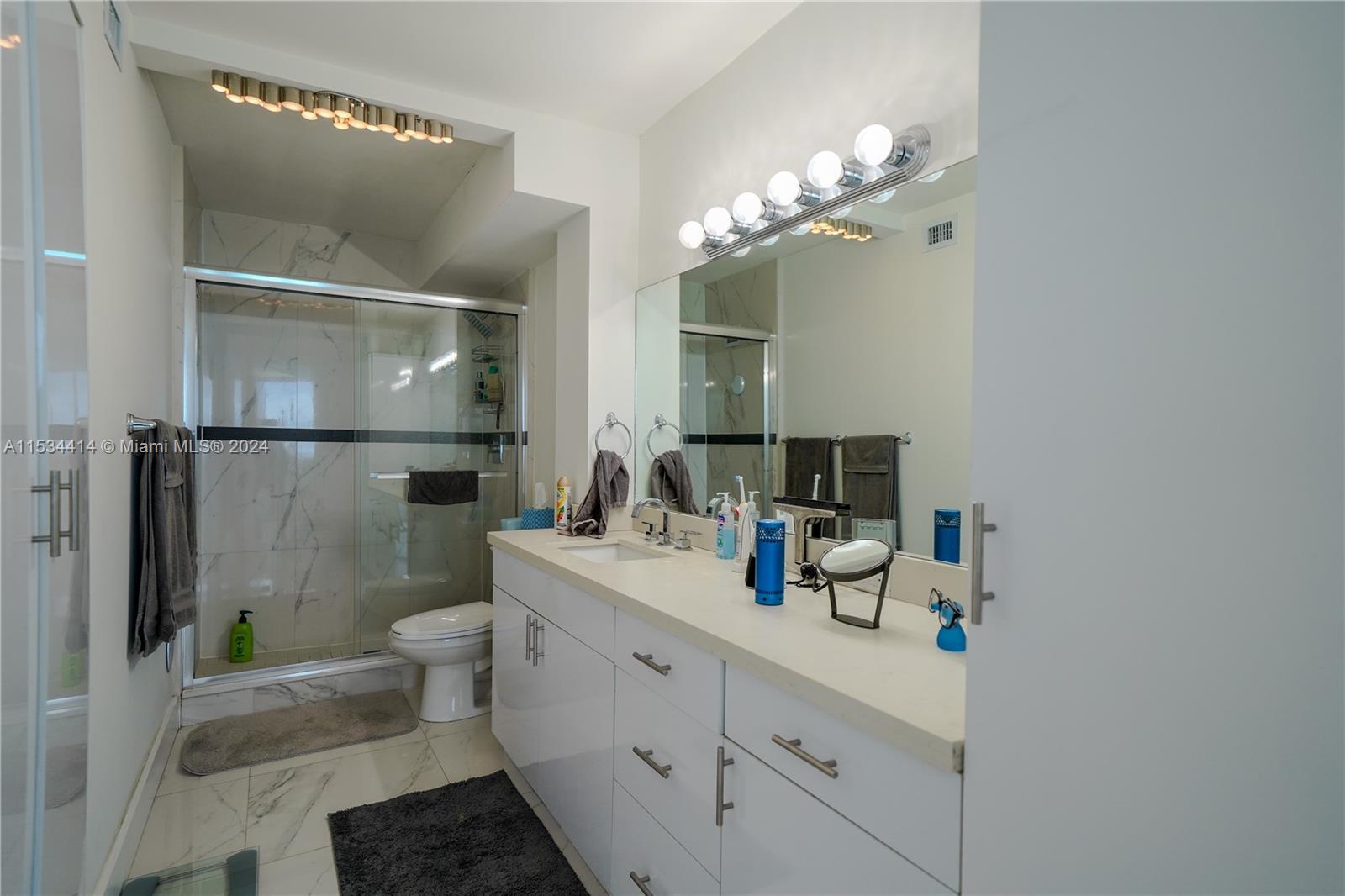 7135 Collins Ave 1732, Miami Beach, Florida 33141, 1 Bedroom Bedrooms, ,2 BathroomsBathrooms,Residential,For Sale,7135 Collins Ave 1732,A11534414
