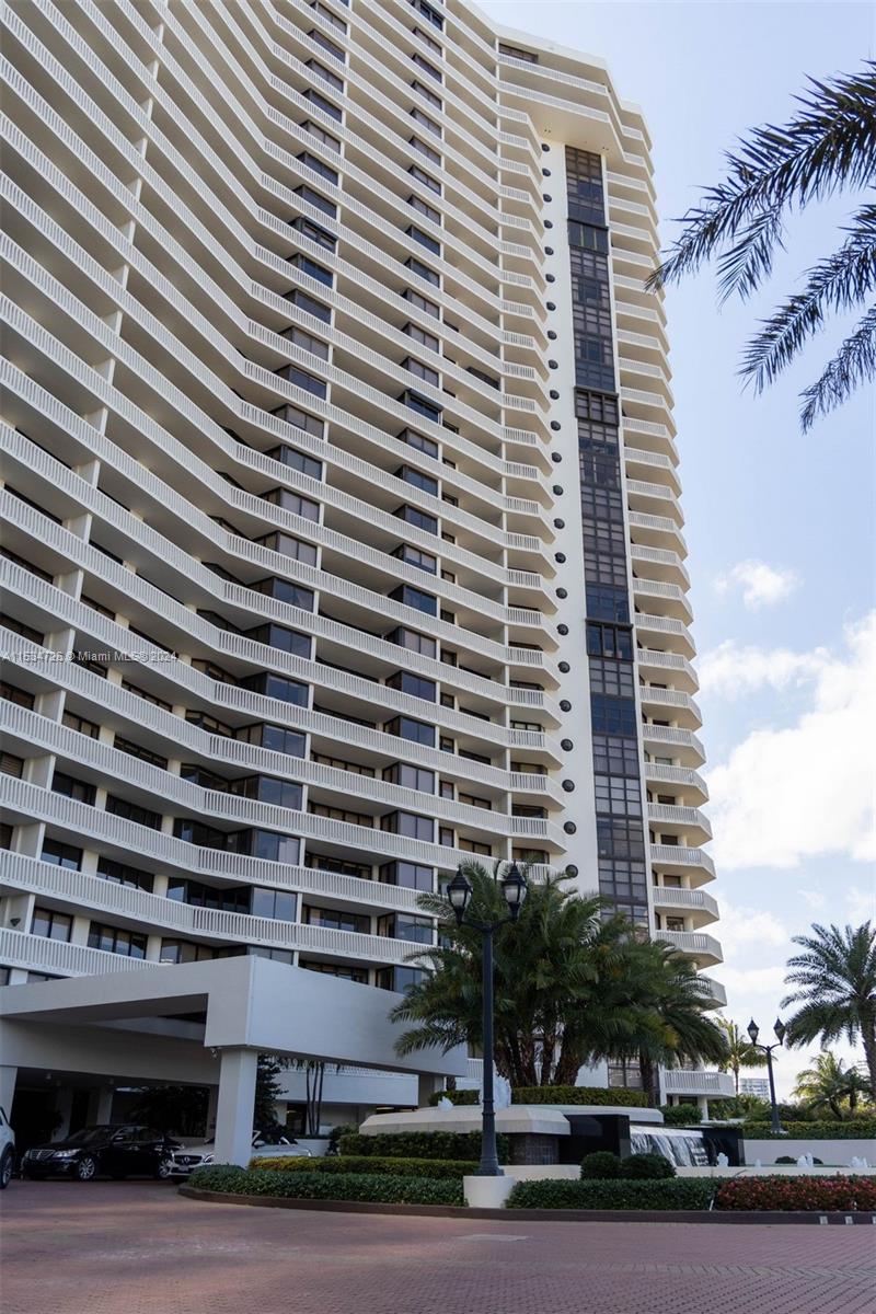 1000 W Island Blvd 2712, Aventura, Florida 33160, 2 Bedrooms Bedrooms, ,2 BathroomsBathrooms,Residential,For Sale,1000 W Island Blvd 2712,A11534726