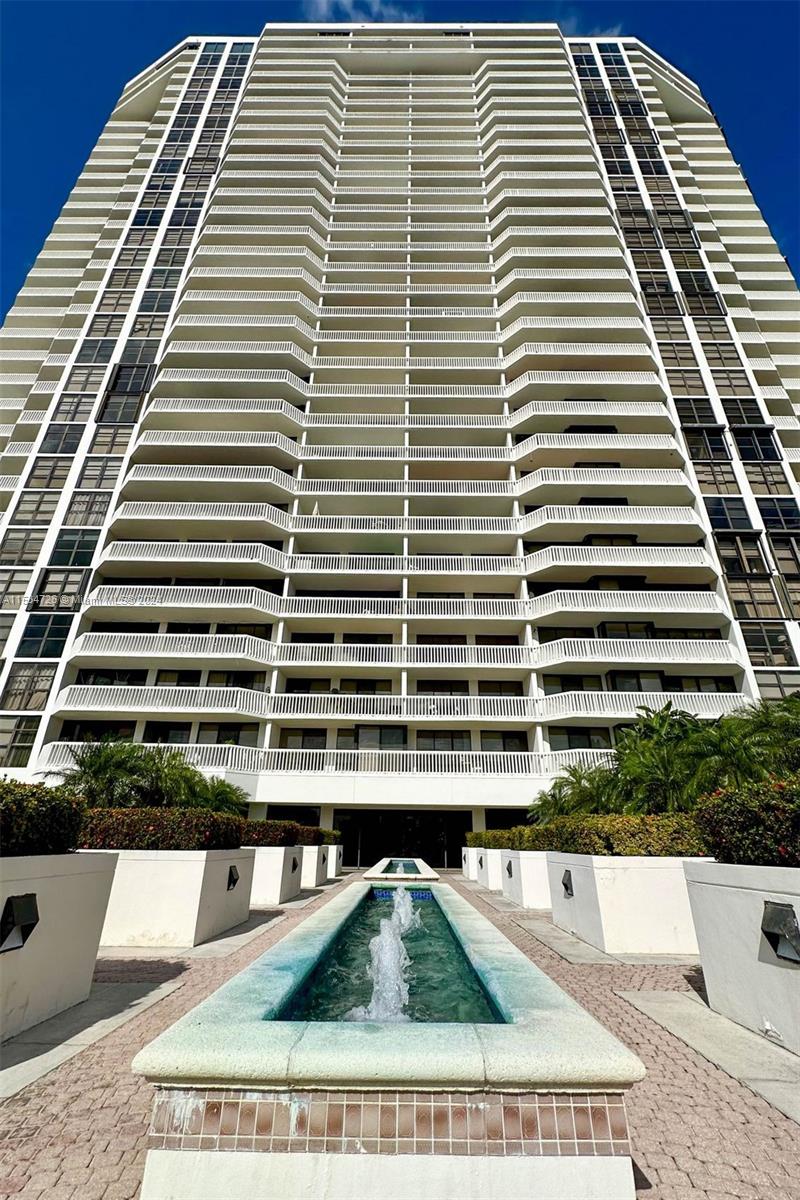 1000 W Island Blvd 2712, Aventura, Florida 33160, 2 Bedrooms Bedrooms, ,2 BathroomsBathrooms,Residential,For Sale,1000 W Island Blvd 2712,A11534726