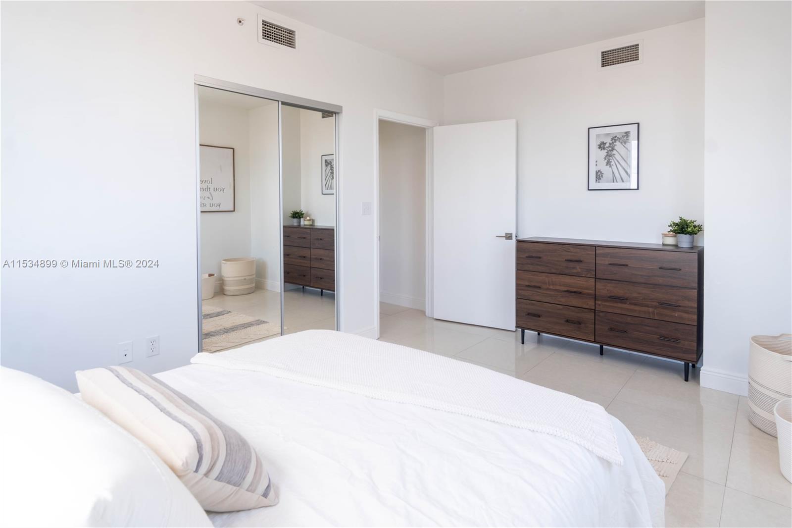 18800 NE 29th Ave 614, Aventura, Florida 33180, 3 Bedrooms Bedrooms, ,2 BathroomsBathrooms,Residentiallease,For Rent,18800 NE 29th Ave 614,A11534899