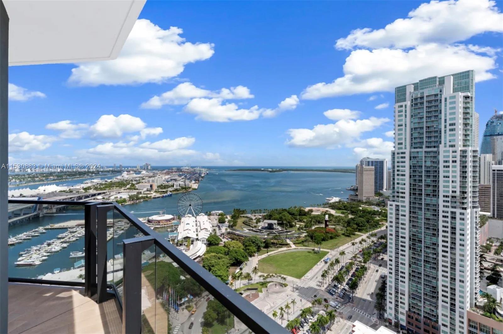 Fully furnished Studio Positioned in Miami's most magnetic locale, Downtown Miami. Enjoy
access to an abundance of well-appointed amenities and direct proximity to world class
entertainment, arts, and dining. Approved for short term rentals. On-site hospitality
management. Views of the Miami Skyline and unobstructed views of Biscayne Bay and the
Atlantic Ocean.