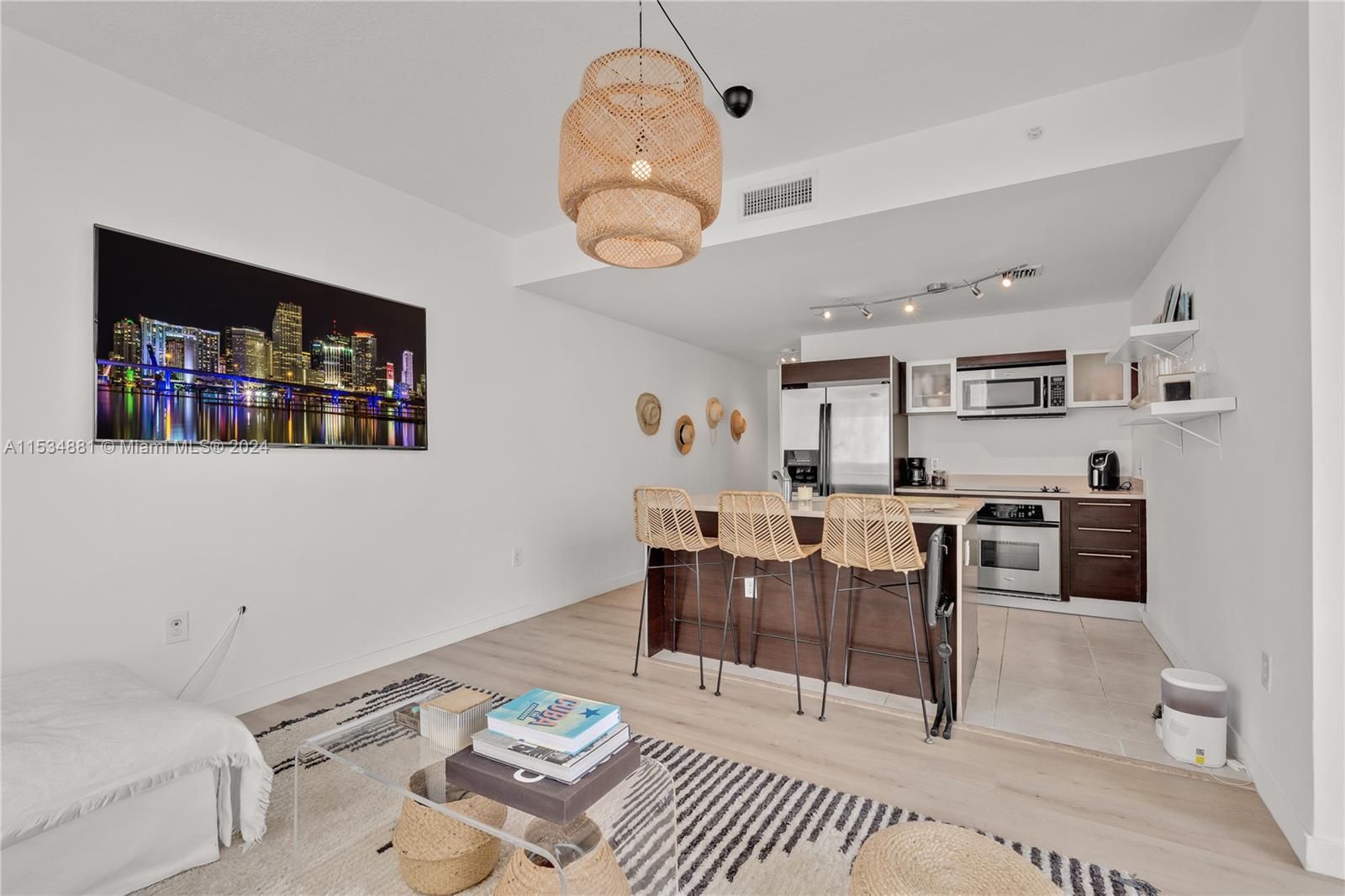 1900 N Bayshore Dr 2003, Miami, Florida 33132, 1 Bedroom Bedrooms, ,1 BathroomBathrooms,Residential,For Sale,1900 N Bayshore Dr 2003,A11534881