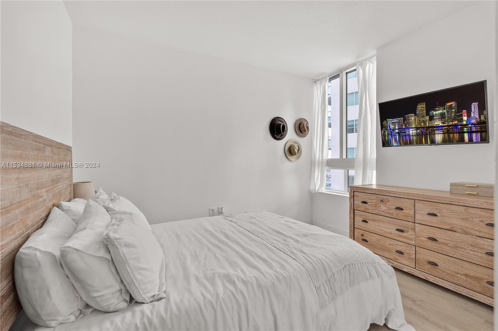 1900 N Bayshore Dr 2003, Miami, Florida 33132, 1 Bedroom Bedrooms, ,1 BathroomBathrooms,Residential,For Sale,1900 N Bayshore Dr 2003,A11534881