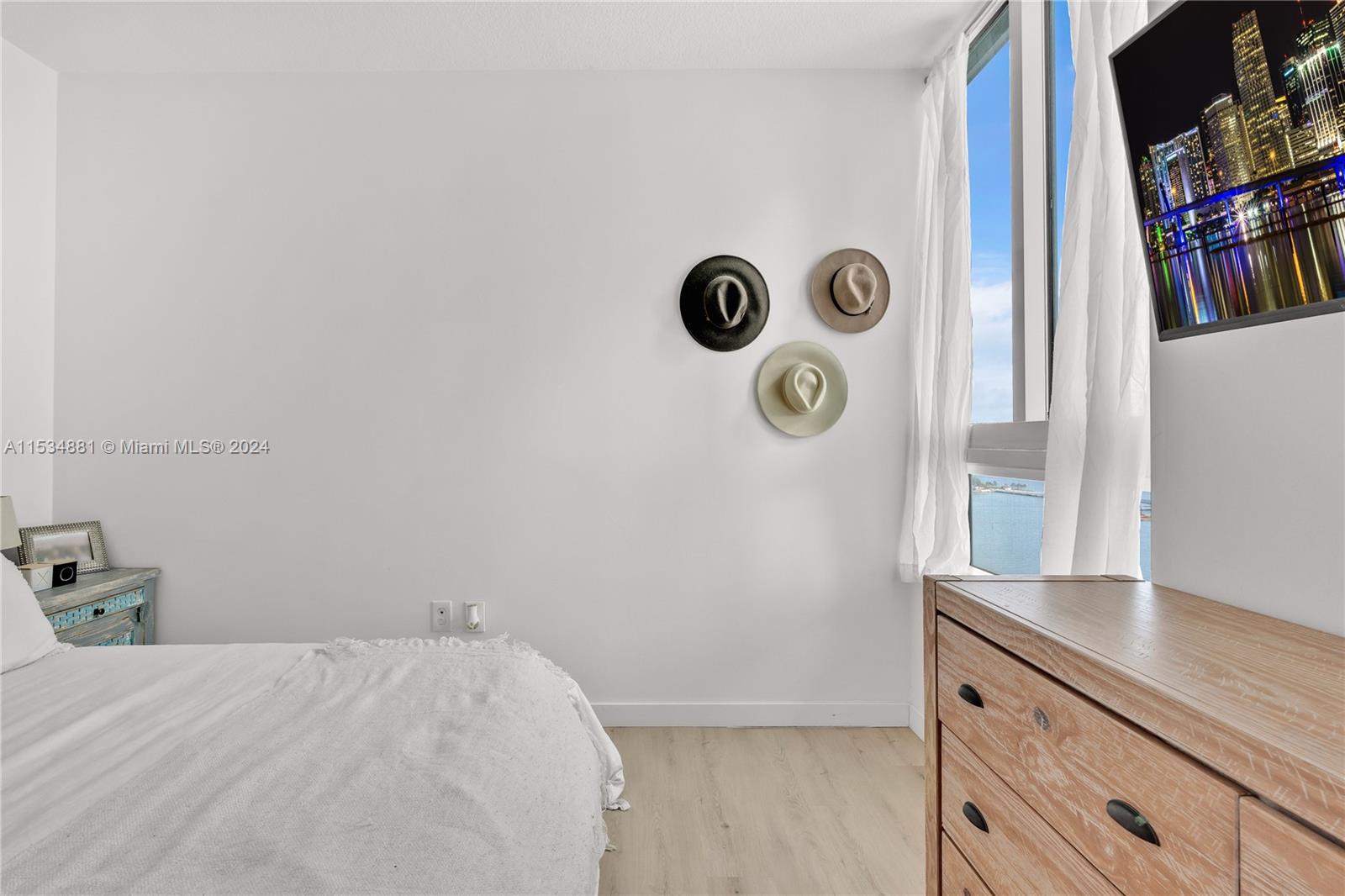 1900 N Bayshore Dr 2003, Miami, Florida 33132, 1 Bedroom Bedrooms, ,1 BathroomBathrooms,Residential,For Sale,1900 N Bayshore Dr 2003,A11534881