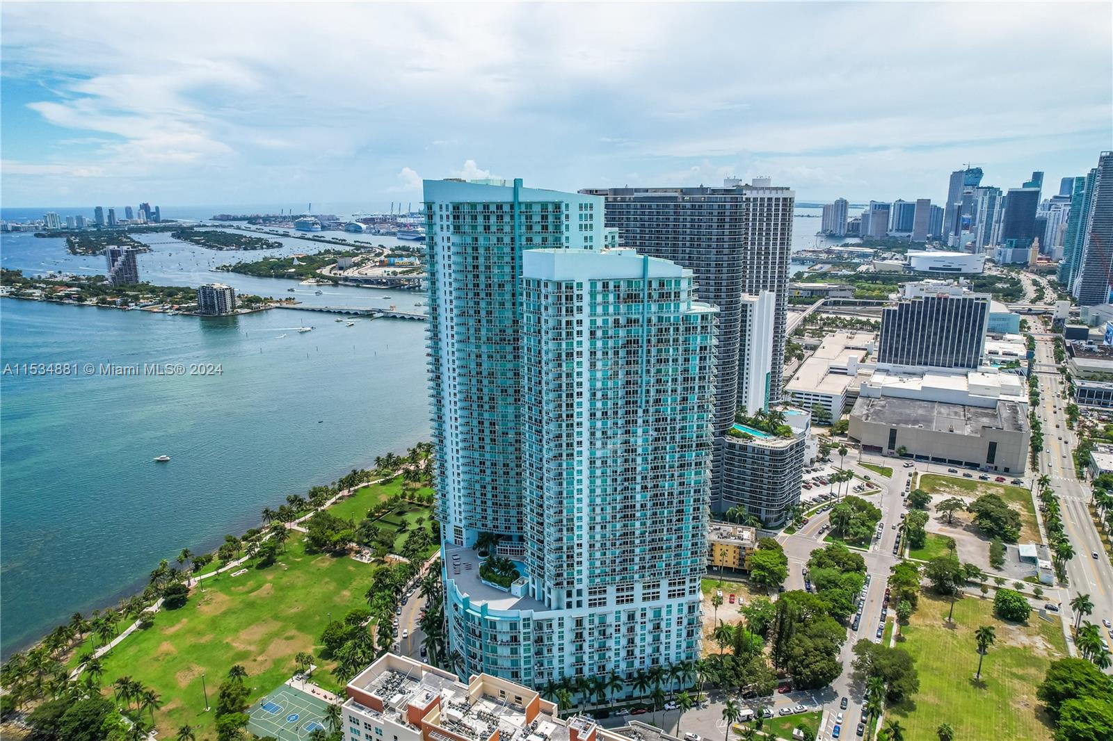 1900 N Bayshore Dr 2003, Miami, Florida 33132, 1 Bedroom Bedrooms, ,1 BathroomBathrooms,Residential,For Sale,1900 N Bayshore Dr 2003,A11534881