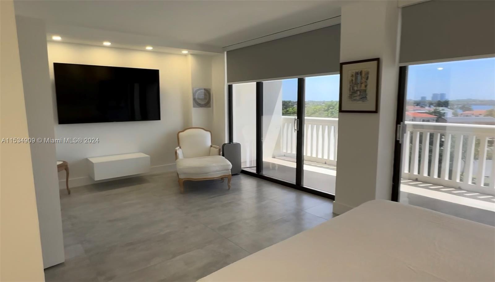 1000 Island Blvd, Aventura, FL, 33160 United States, 3 Bedrooms Bedrooms, ,2 BathroomsBathrooms,Residential,For Sale,Island Blvd,A11534909