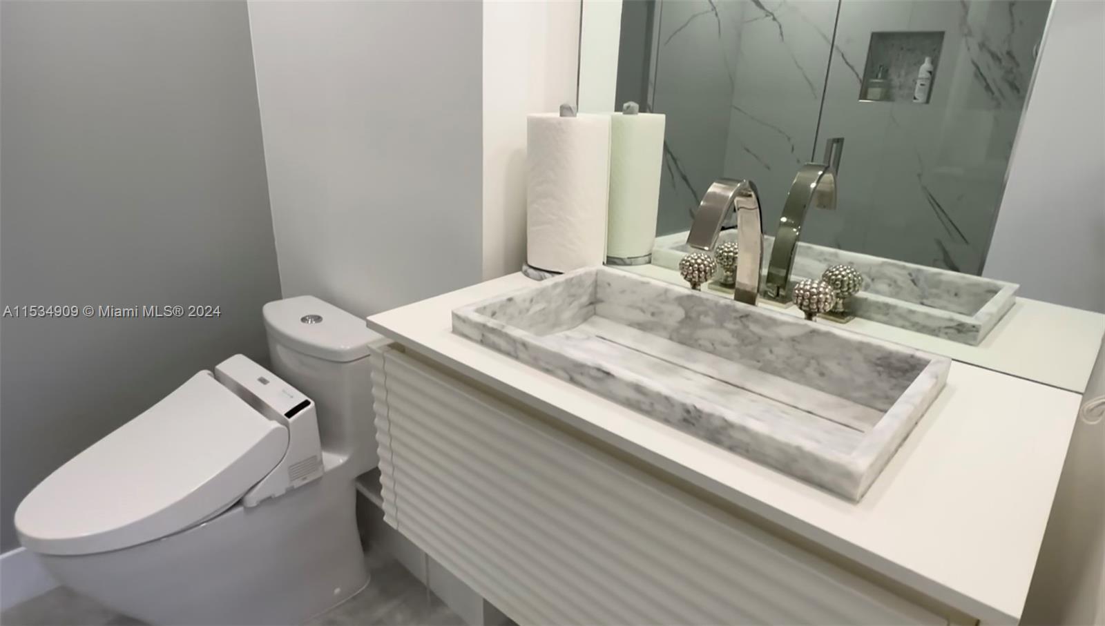 1000 Island Blvd, Aventura, FL, 33160 United States, 3 Bedrooms Bedrooms, ,2 BathroomsBathrooms,Residential,For Sale,Island Blvd,A11534909