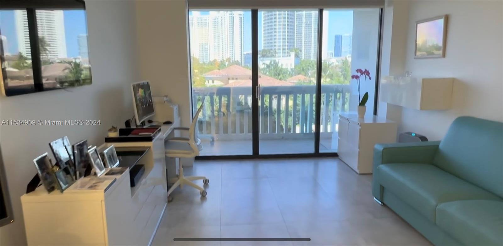 1000 Island Blvd, Aventura, FL, 33160 United States, 3 Bedrooms Bedrooms, ,2 BathroomsBathrooms,Residential,For Sale,Island Blvd,A11534909