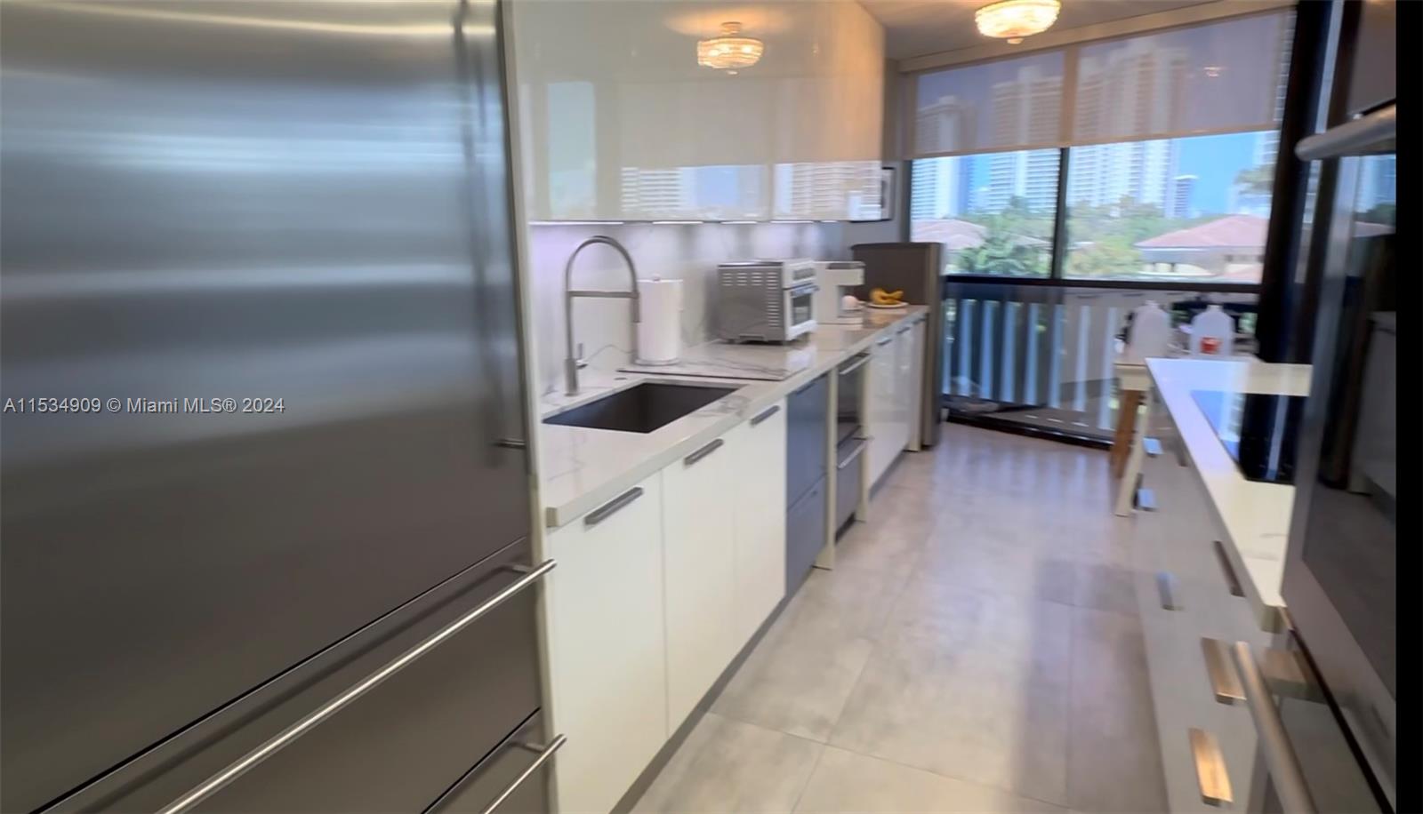 1000 Island Blvd, Aventura, FL, 33160 United States, 3 Bedrooms Bedrooms, ,2 BathroomsBathrooms,Residential,For Sale,Island Blvd,A11534909