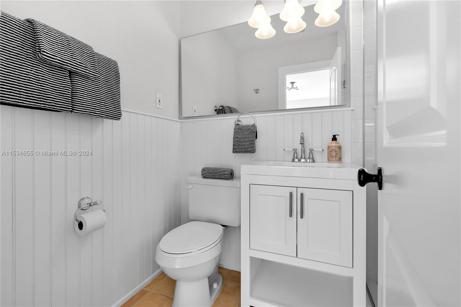 832 NE 19th Ter, Fort Lauderdale, Florida 33304, 3 Bedrooms Bedrooms, ,3 BathroomsBathrooms,Residential,For Sale,832 NE 19th Ter,A11534655