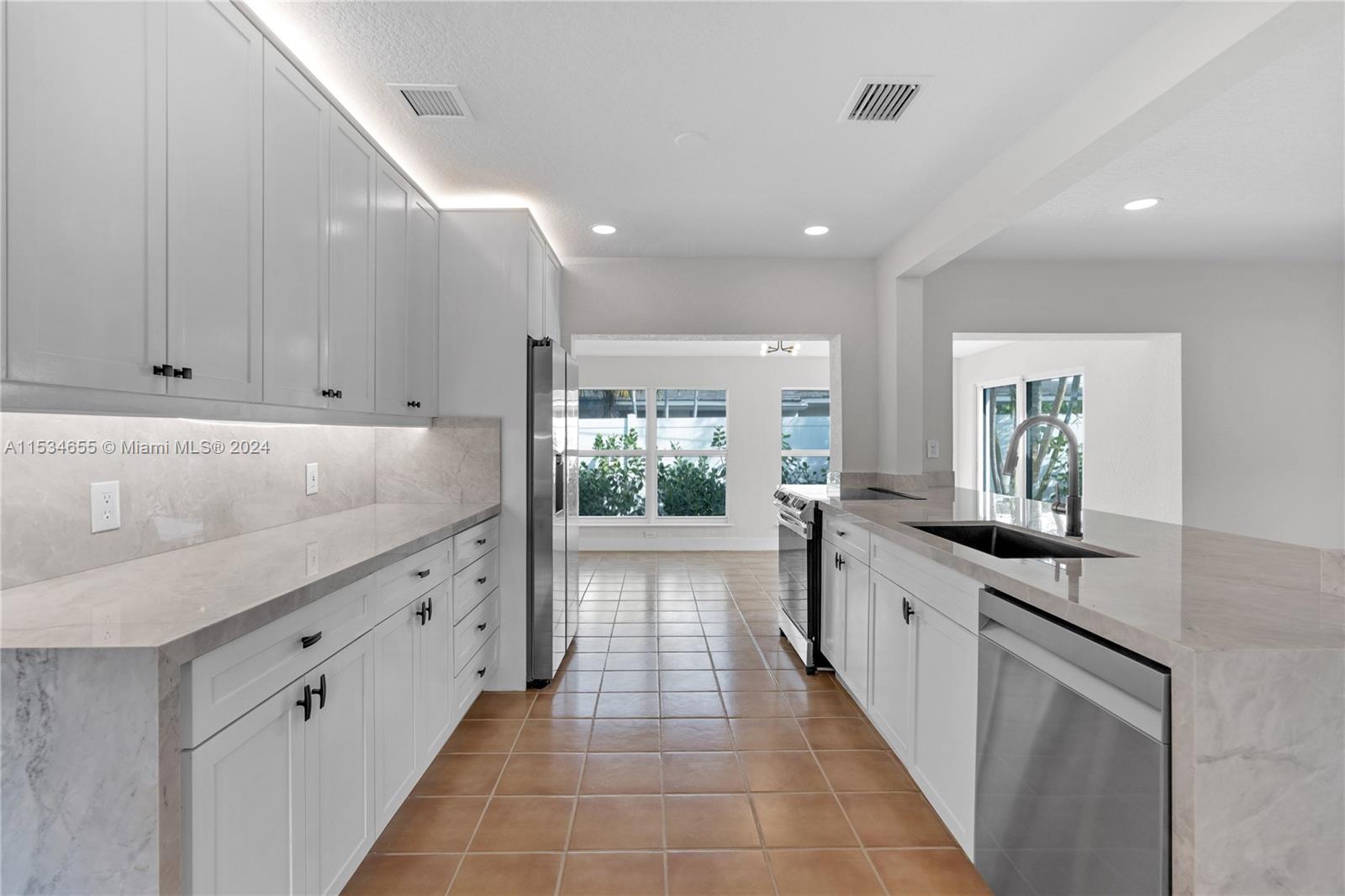 832 NE 19th Ter, Fort Lauderdale, Florida 33304, 3 Bedrooms Bedrooms, ,3 BathroomsBathrooms,Residential,For Sale,832 NE 19th Ter,A11534655
