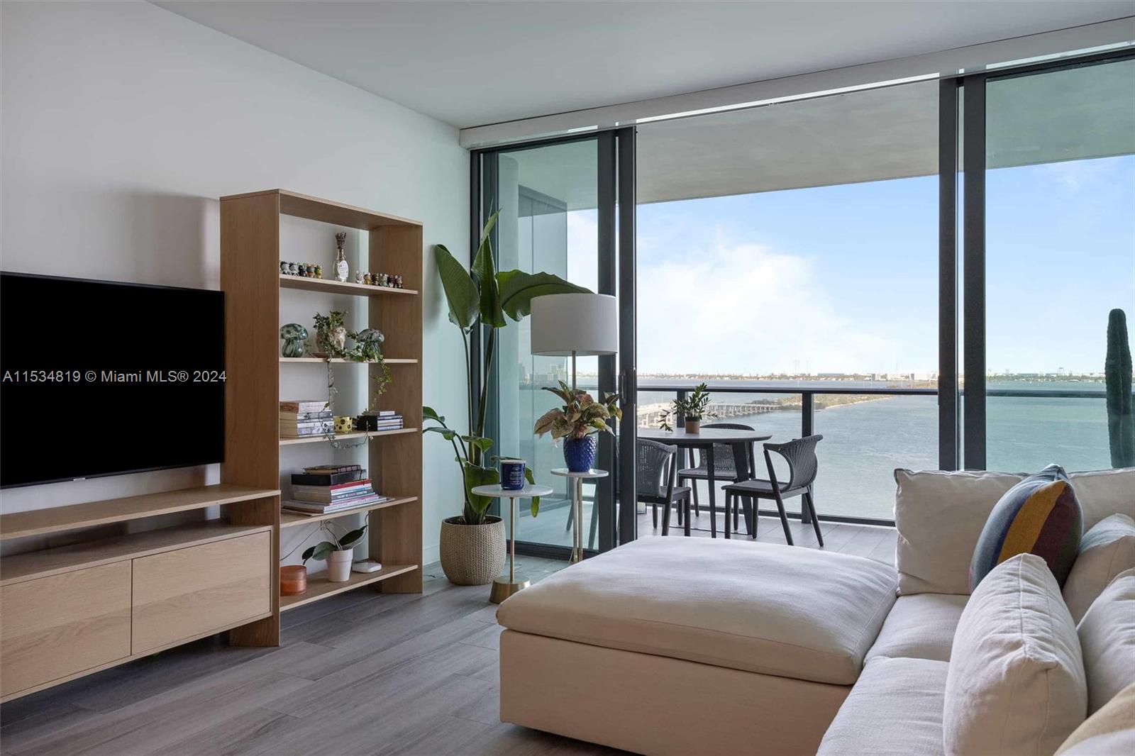 3131 NE 7th Ave 2004, Miami, Florida 33137, 3 Bedrooms Bedrooms, ,3 BathroomsBathrooms,Residentiallease,For Rent,3131 NE 7th Ave 2004,A11534819