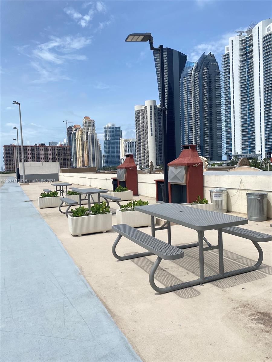 16919 N Bay Rd 605, Sunny Isles Beach, Florida 33160, 1 Bedroom Bedrooms, ,1 BathroomBathrooms,Residential,For Sale,16919 N Bay Rd 605,A11534713