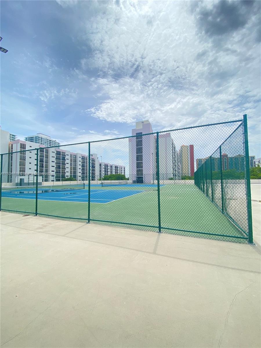 16919 N Bay Rd 605, Sunny Isles Beach, Florida 33160, 1 Bedroom Bedrooms, ,1 BathroomBathrooms,Residential,For Sale,16919 N Bay Rd 605,A11534713