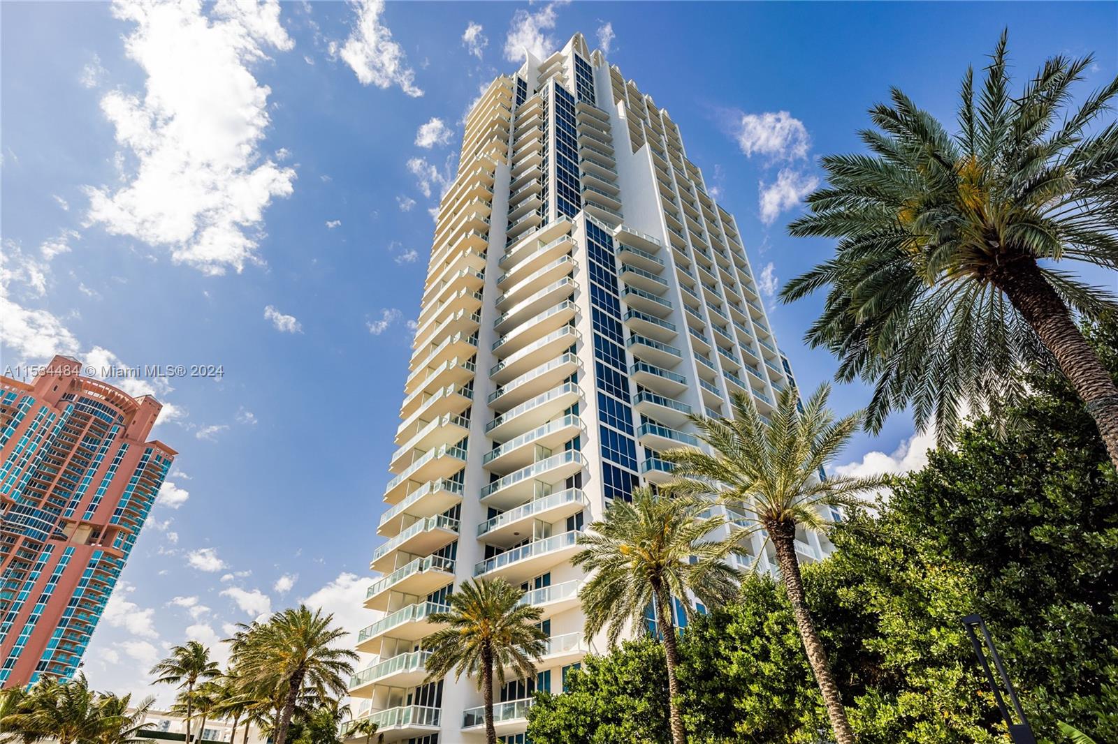 50 S Pointe Dr 613, Miami Beach, Florida 33139, 1 Bedroom Bedrooms, ,1 BathroomBathrooms,Residentiallease,For Rent,50 S Pointe Dr 613,A11534484