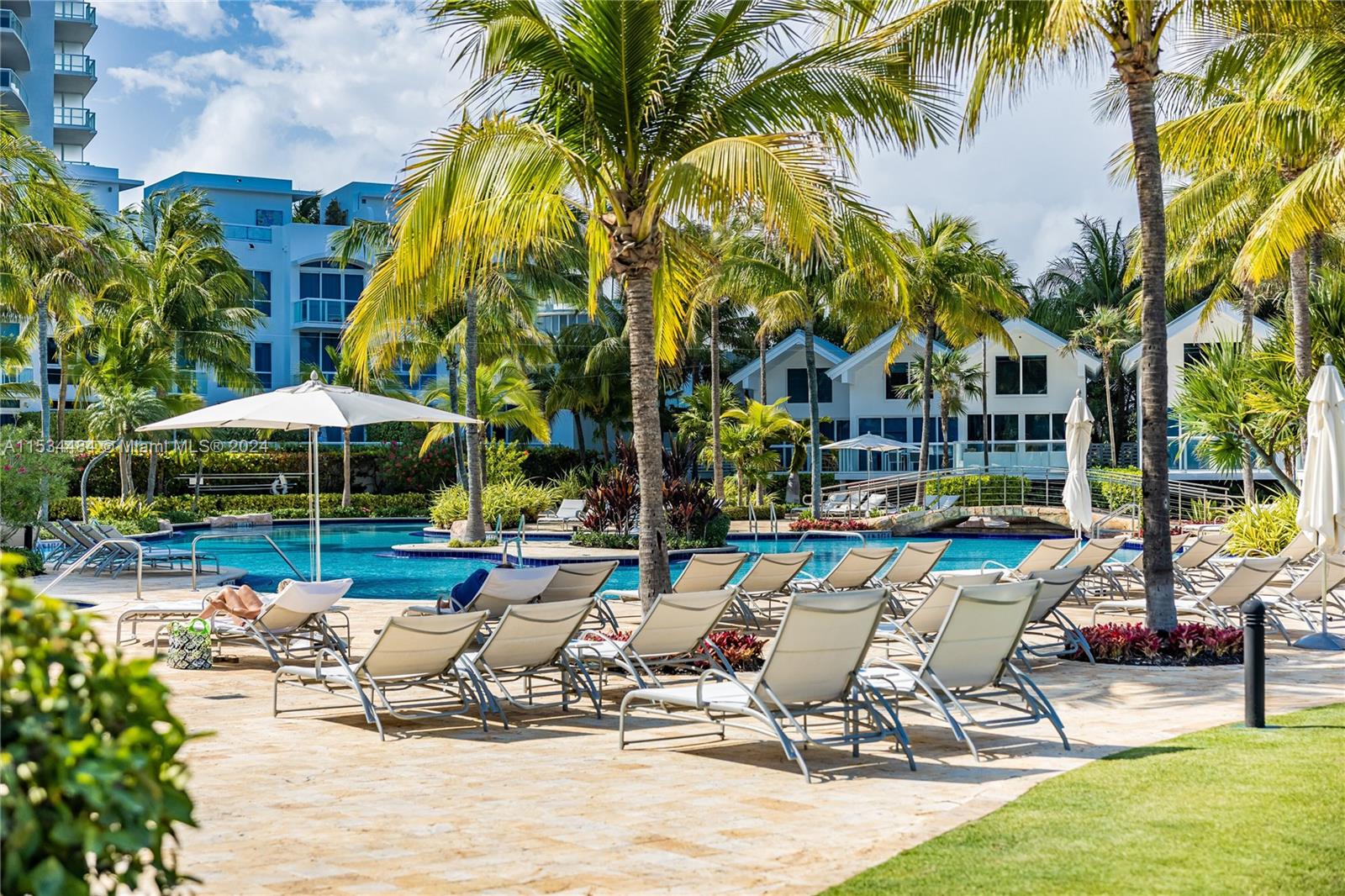 50 S Pointe Dr 613, Miami Beach, Florida 33139, 1 Bedroom Bedrooms, ,1 BathroomBathrooms,Residentiallease,For Rent,50 S Pointe Dr 613,A11534484