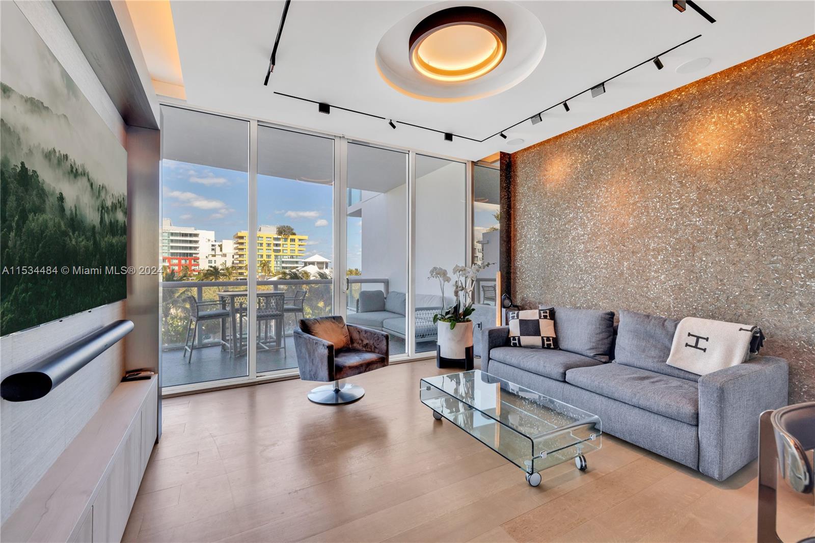 50 S Pointe Dr 613, Miami Beach, Florida 33139, 1 Bedroom Bedrooms, ,1 BathroomBathrooms,Residentiallease,For Rent,50 S Pointe Dr 613,A11534484