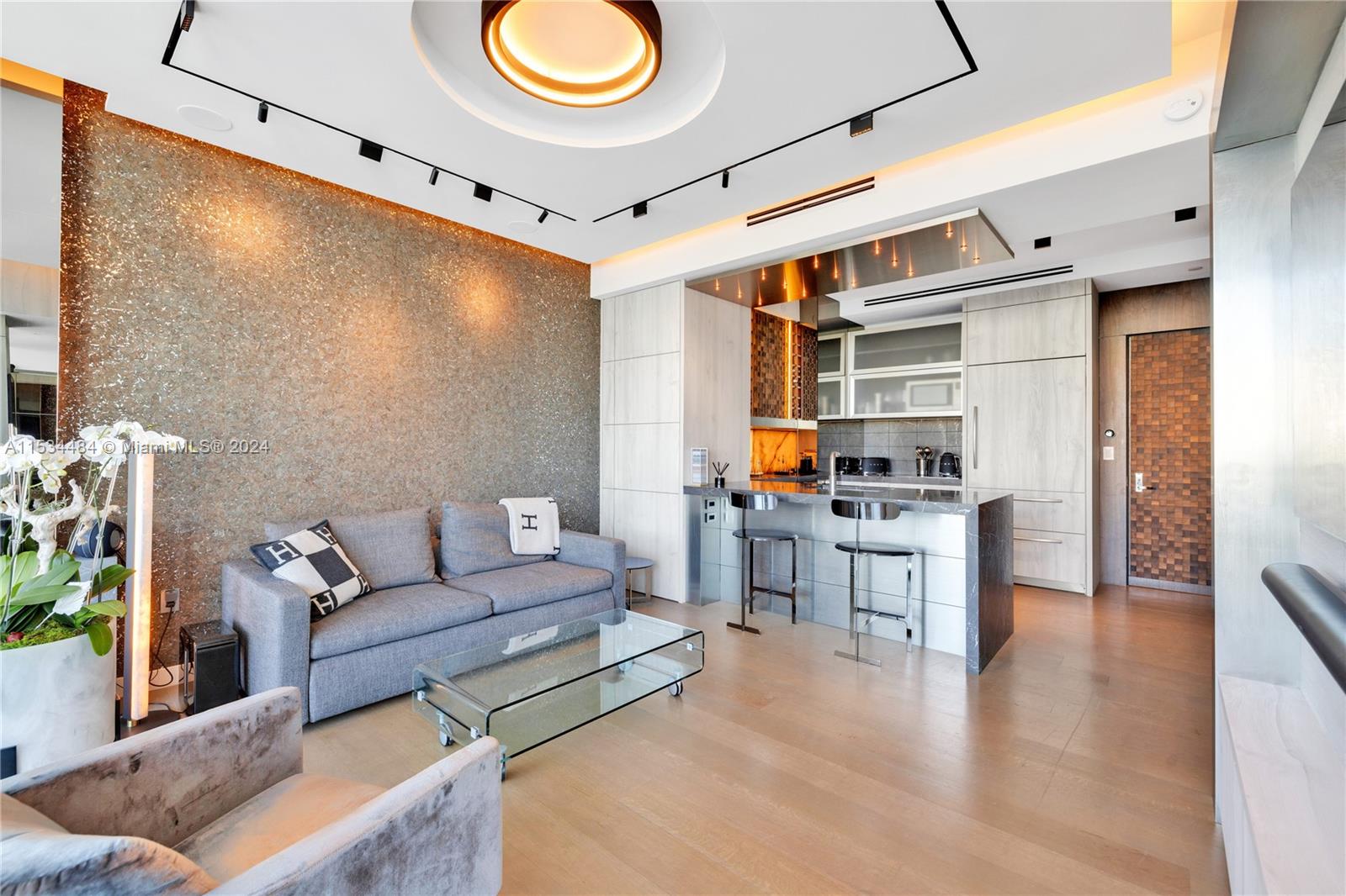 50 S Pointe Dr 613, Miami Beach, Florida 33139, 1 Bedroom Bedrooms, ,1 BathroomBathrooms,Residentiallease,For Rent,50 S Pointe Dr 613,A11534484