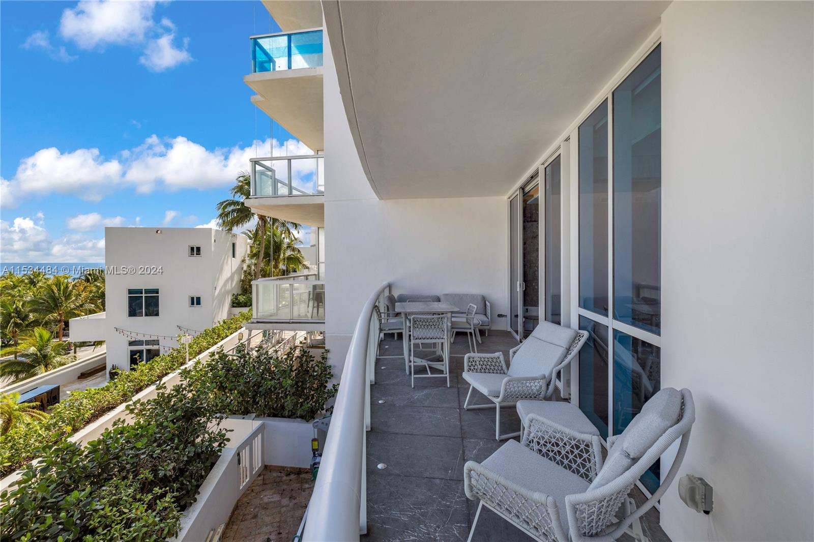 50 S Pointe Dr 613, Miami Beach, Florida 33139, 1 Bedroom Bedrooms, ,1 BathroomBathrooms,Residentiallease,For Rent,50 S Pointe Dr 613,A11534484