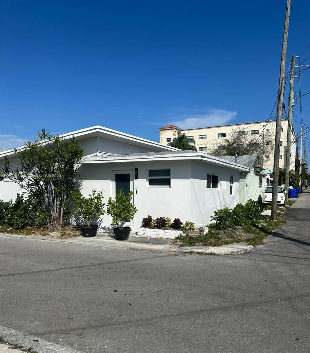 2036 Jackson St 2, Hollywood, Florida 33020, 1 Bedroom Bedrooms, ,1 BathroomBathrooms,Residentiallease,For Rent,2036 Jackson St 2,A11532934
