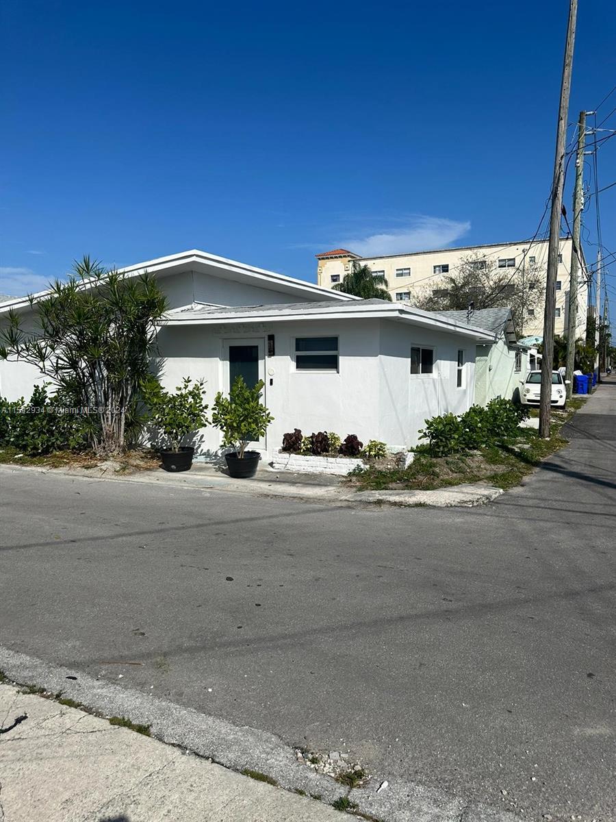 2036 Jackson St 2, Hollywood, Florida 33020, 1 Bedroom Bedrooms, ,1 BathroomBathrooms,Residentiallease,For Rent,2036 Jackson St 2,A11532934