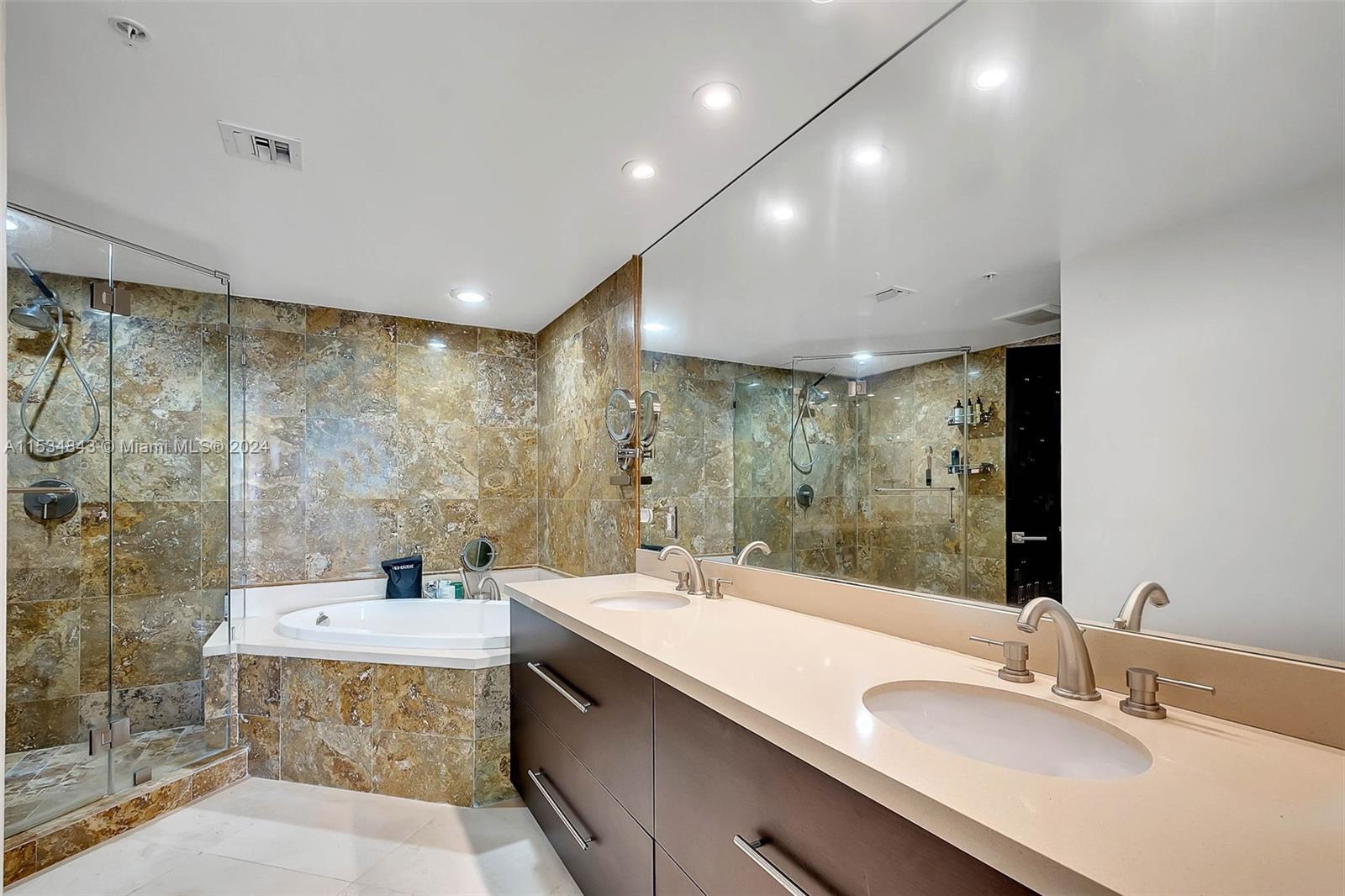 7928 East Dr 1804, North Bay Village, Florida 33141, 4 Bedrooms Bedrooms, ,3 BathroomsBathrooms,Residentiallease,For Rent,7928 East Dr 1804,A11534843