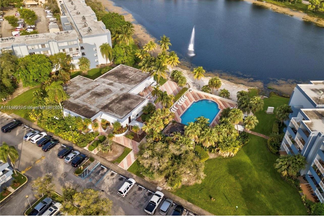 9371 Fontainebleau Blvd I104, Miami, Florida 33172, 2 Bedrooms Bedrooms, ,2 BathroomsBathrooms,Residentiallease,For Rent,9371 Fontainebleau Blvd I104,A11534960