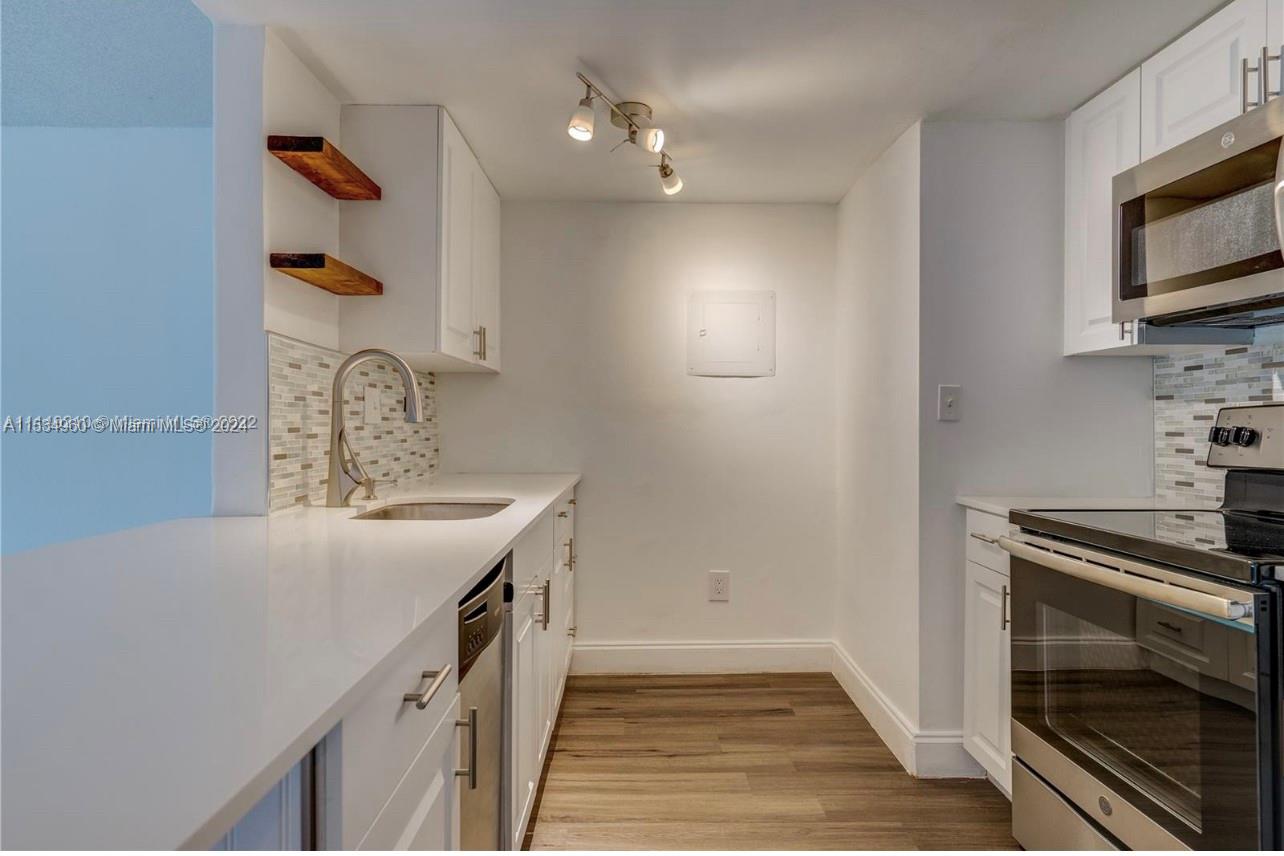 9371 Fontainebleau Blvd I104, Miami, Florida 33172, 2 Bedrooms Bedrooms, ,2 BathroomsBathrooms,Residentiallease,For Rent,9371 Fontainebleau Blvd I104,A11534960