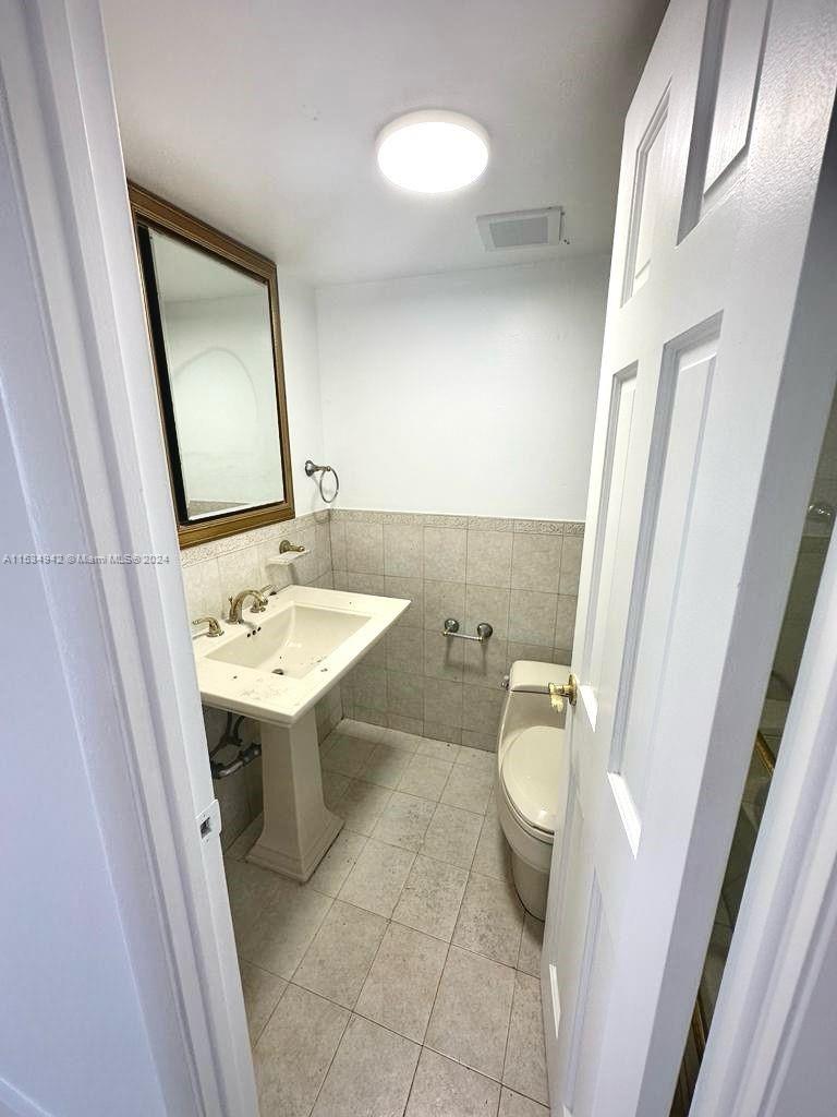 3745 NE 171st St 28, North Miami Beach, Florida 33160, 2 Bedrooms Bedrooms, ,2 BathroomsBathrooms,Residentiallease,For Rent,3745 NE 171st St 28,A11534942