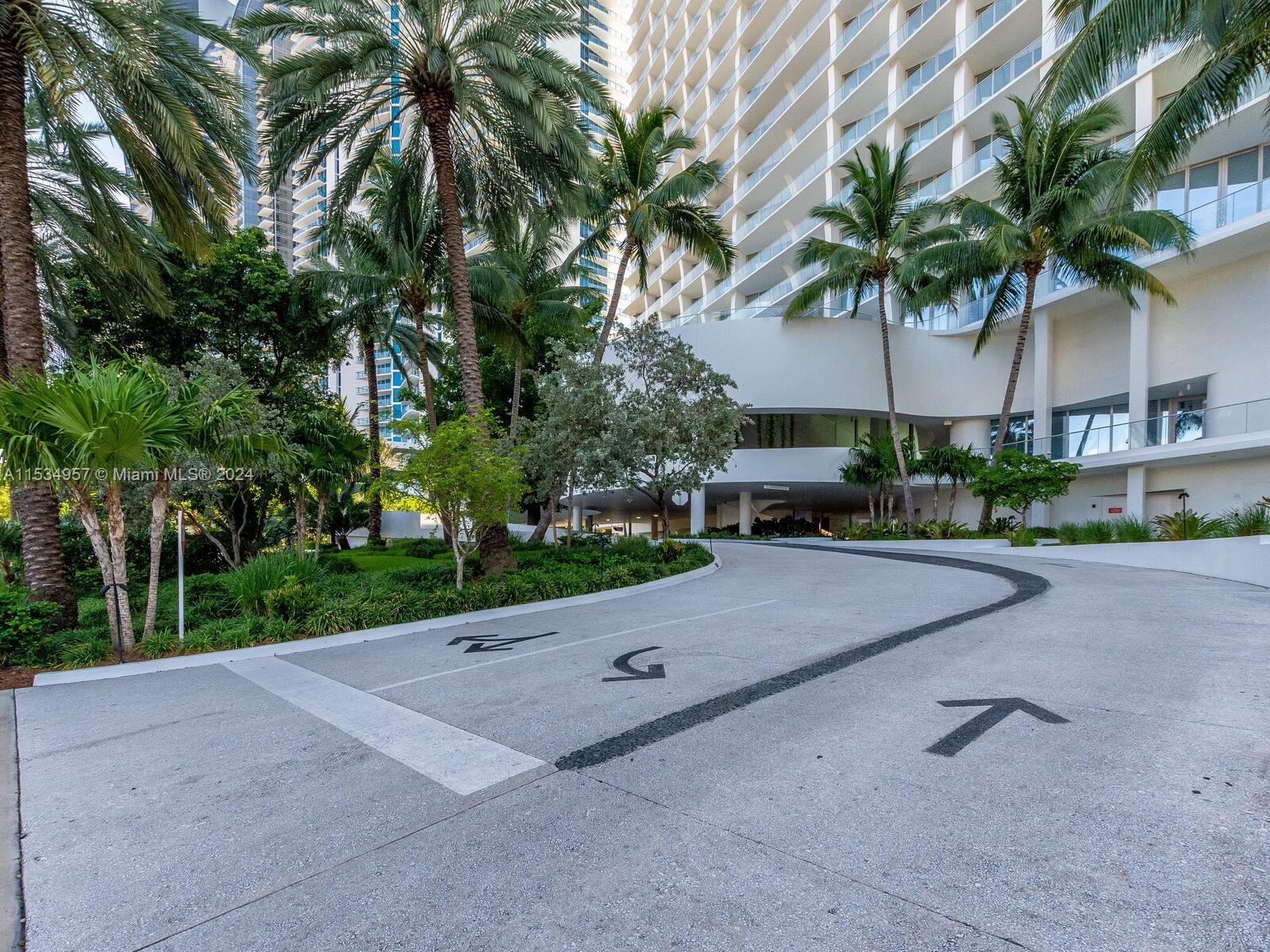 16901 Collins Ave 703, Sunny Isles Beach, Florida 33160, 3 Bedrooms Bedrooms, ,4 BathroomsBathrooms,Residentiallease,For Rent,16901 Collins Ave 703,A11534957