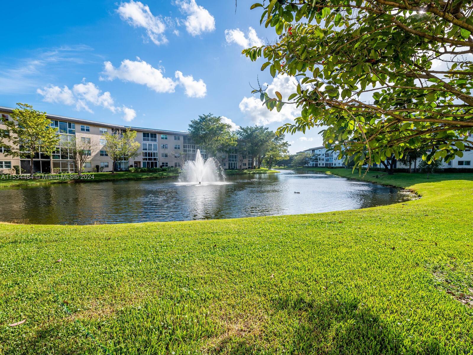 1801 Eleuthera Pt E1, Coconut Creek, Florida 33066, 2 Bedrooms Bedrooms, ,2 BathroomsBathrooms,Residential,For Sale,1801 Eleuthera Pt E1,A11534464