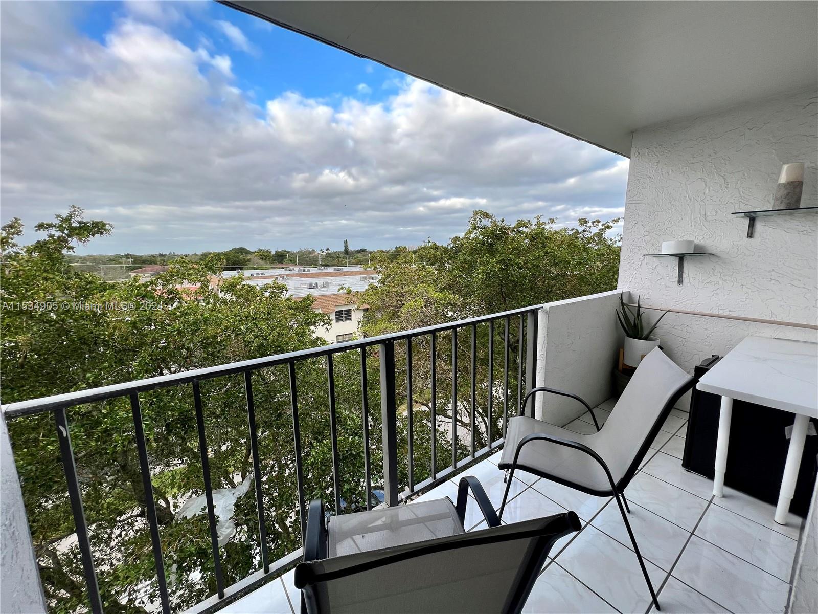 8950 NE 8th Ave 502, Miami, Florida 33138, 2 Bedrooms Bedrooms, ,2 BathroomsBathrooms,Residential,For Sale,8950 NE 8th Ave 502,A11534905