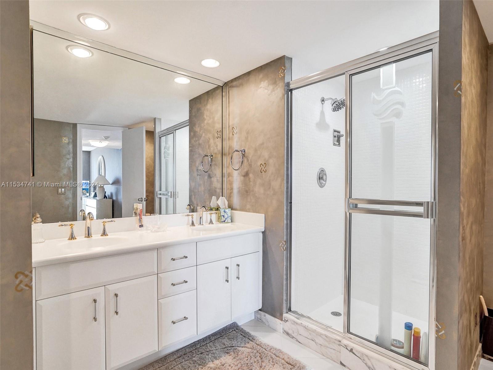 2200 Ocean Ln, Fort Lauderdale, FL, 33316 United States, 2 Bedrooms Bedrooms, ,2 BathroomsBathrooms,Residential,For Sale,Ocean Ln,A11534741