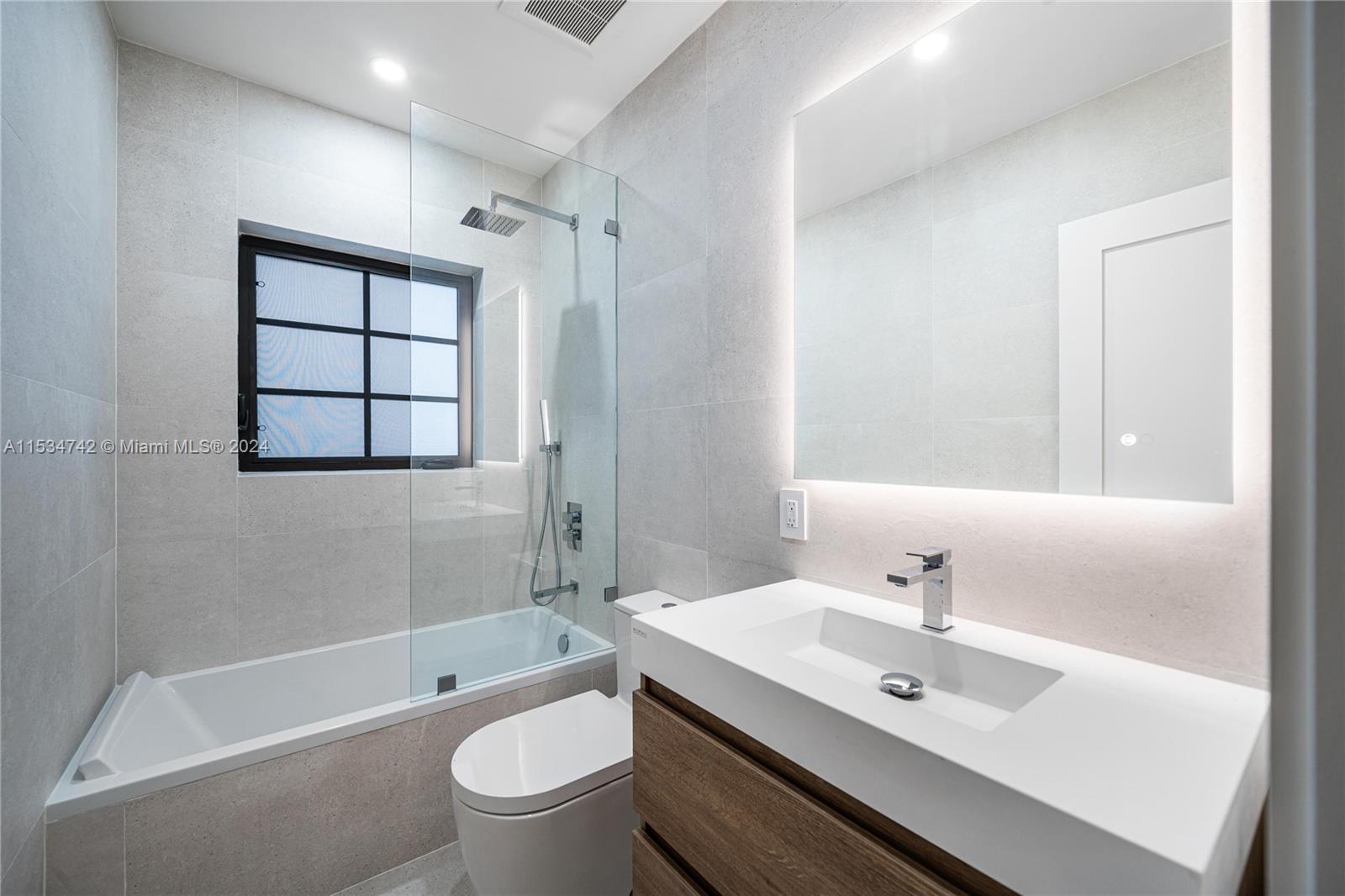 1215 Malaga Ave, Coral Gables, FL, 33134 United States, 4 Bedrooms Bedrooms, ,3 BathroomsBathrooms,Residential,For Sale,Malaga Ave,A11534742