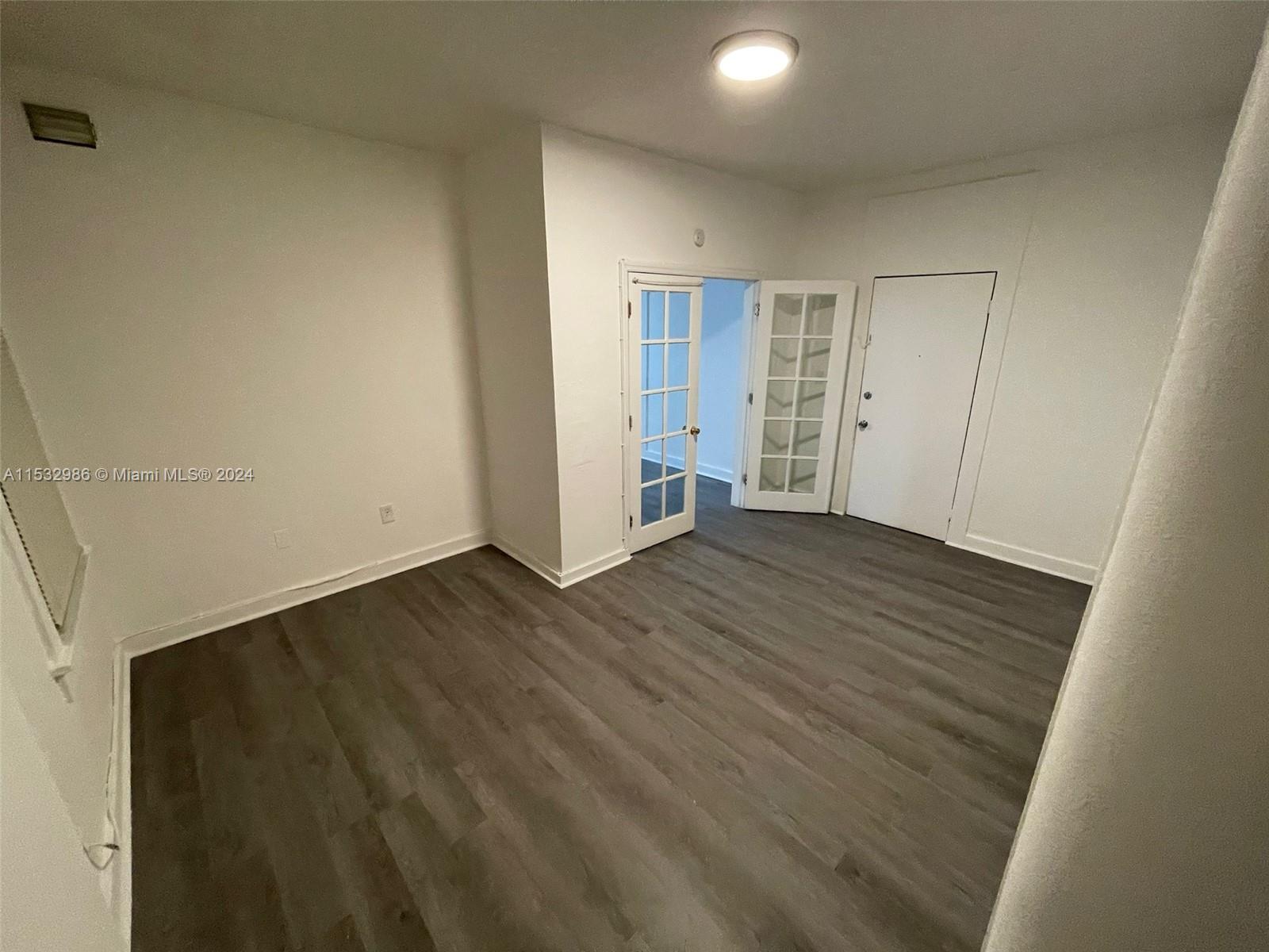 7149 Bay Dr 15, Miami Beach, Florida 33141, 2 Bedrooms Bedrooms, ,1 BathroomBathrooms,Residentiallease,For Rent,7149 Bay Dr 15,A11532986