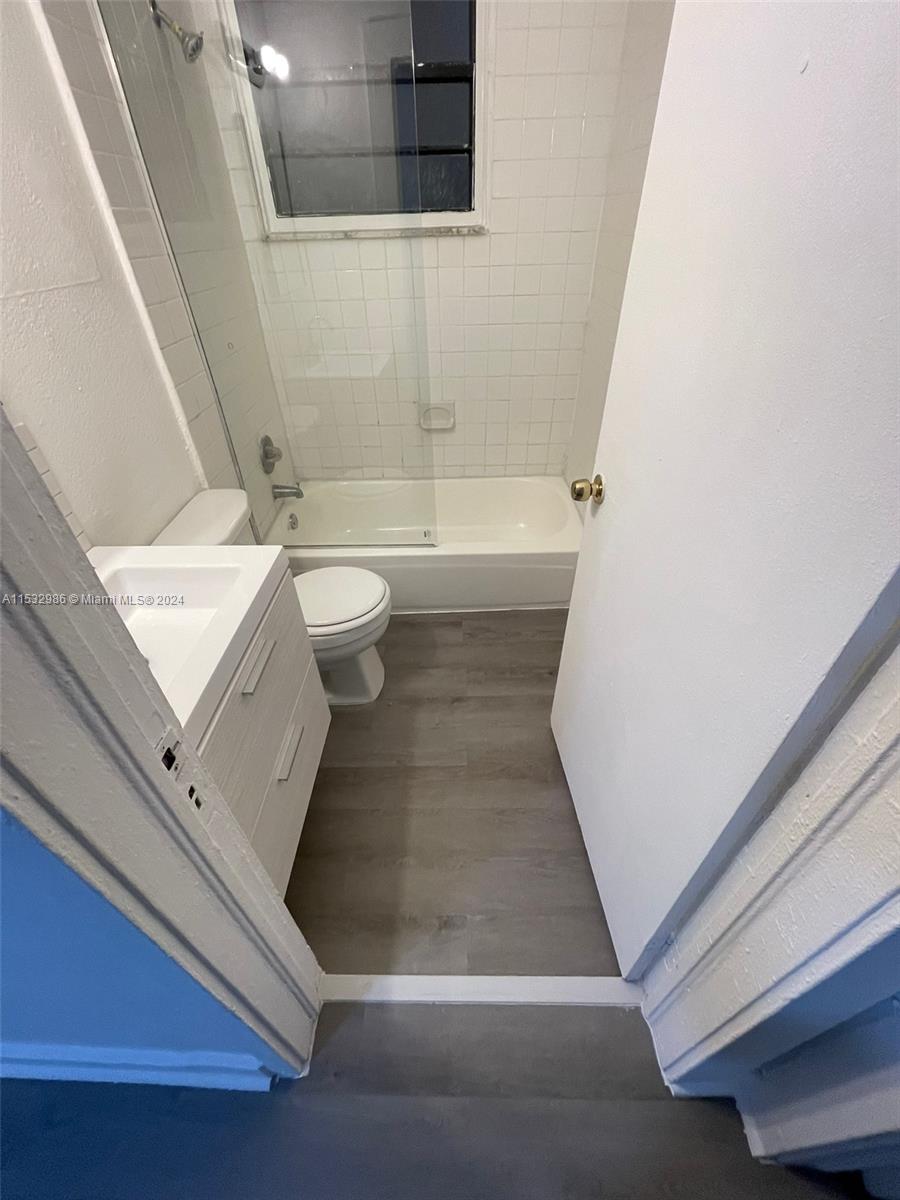 7149 Bay Dr 15, Miami Beach, Florida 33141, 2 Bedrooms Bedrooms, ,1 BathroomBathrooms,Residentiallease,For Rent,7149 Bay Dr 15,A11532986