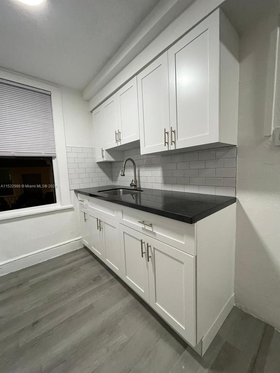 7149 Bay Dr 15, Miami Beach, Florida 33141, 2 Bedrooms Bedrooms, ,1 BathroomBathrooms,Residentiallease,For Rent,7149 Bay Dr 15,A11532986