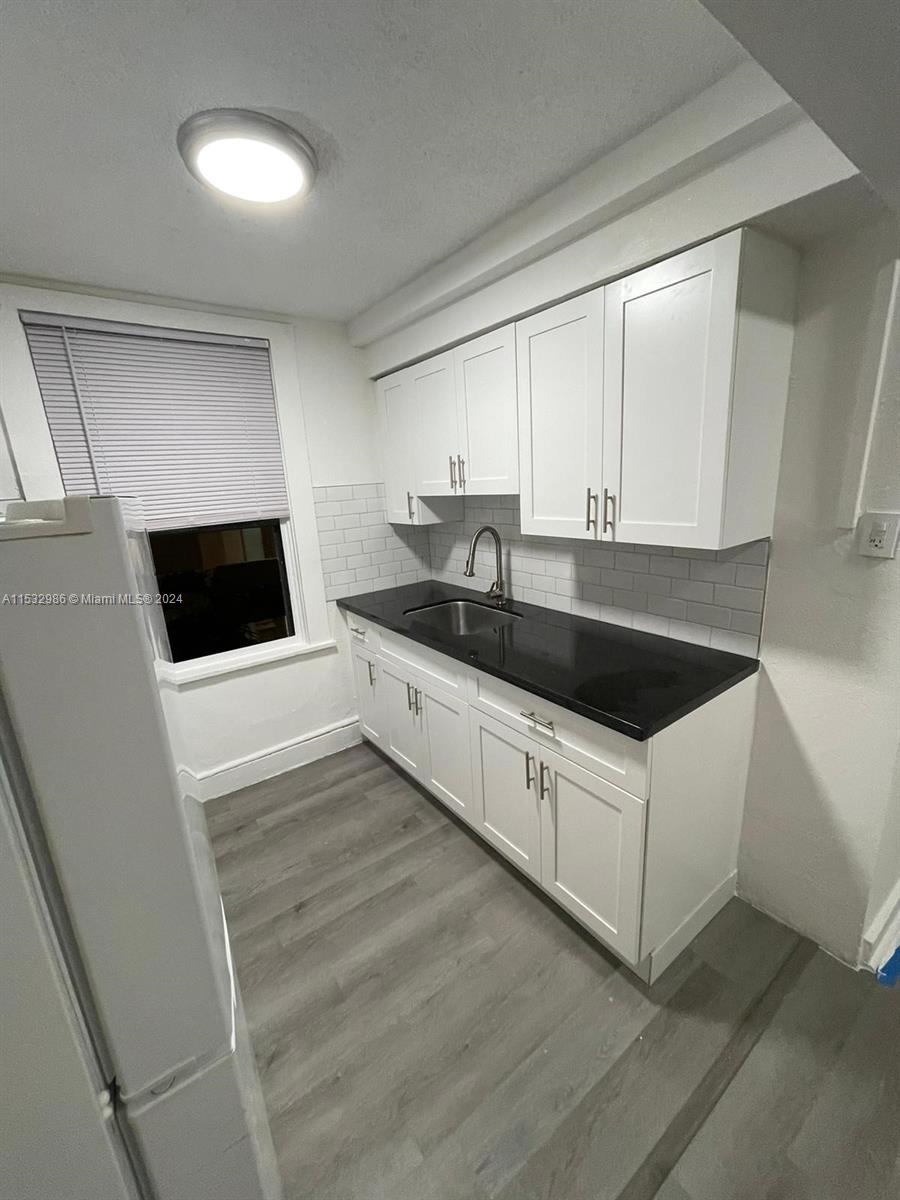 7149 Bay Dr 15, Miami Beach, Florida 33141, 2 Bedrooms Bedrooms, ,1 BathroomBathrooms,Residentiallease,For Rent,7149 Bay Dr 15,A11532986