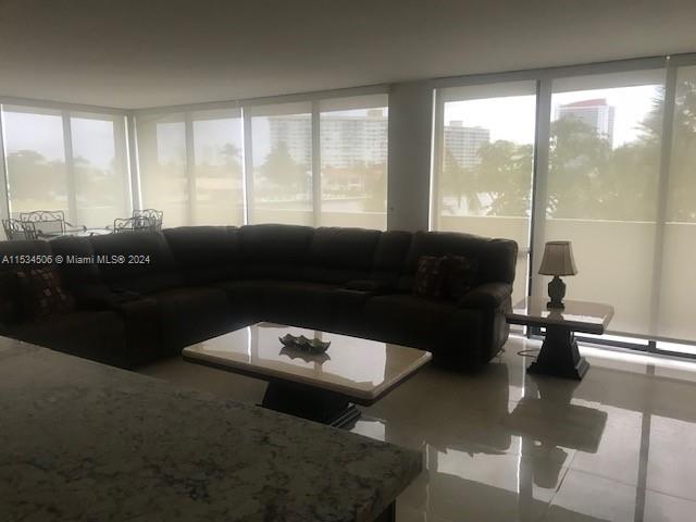 2017 S Ocean Dr 209, Hallandale Beach, Florida 33009, 2 Bedrooms Bedrooms, ,2 BathroomsBathrooms,Residentiallease,For Rent,2017 S Ocean Dr 209,A11534506