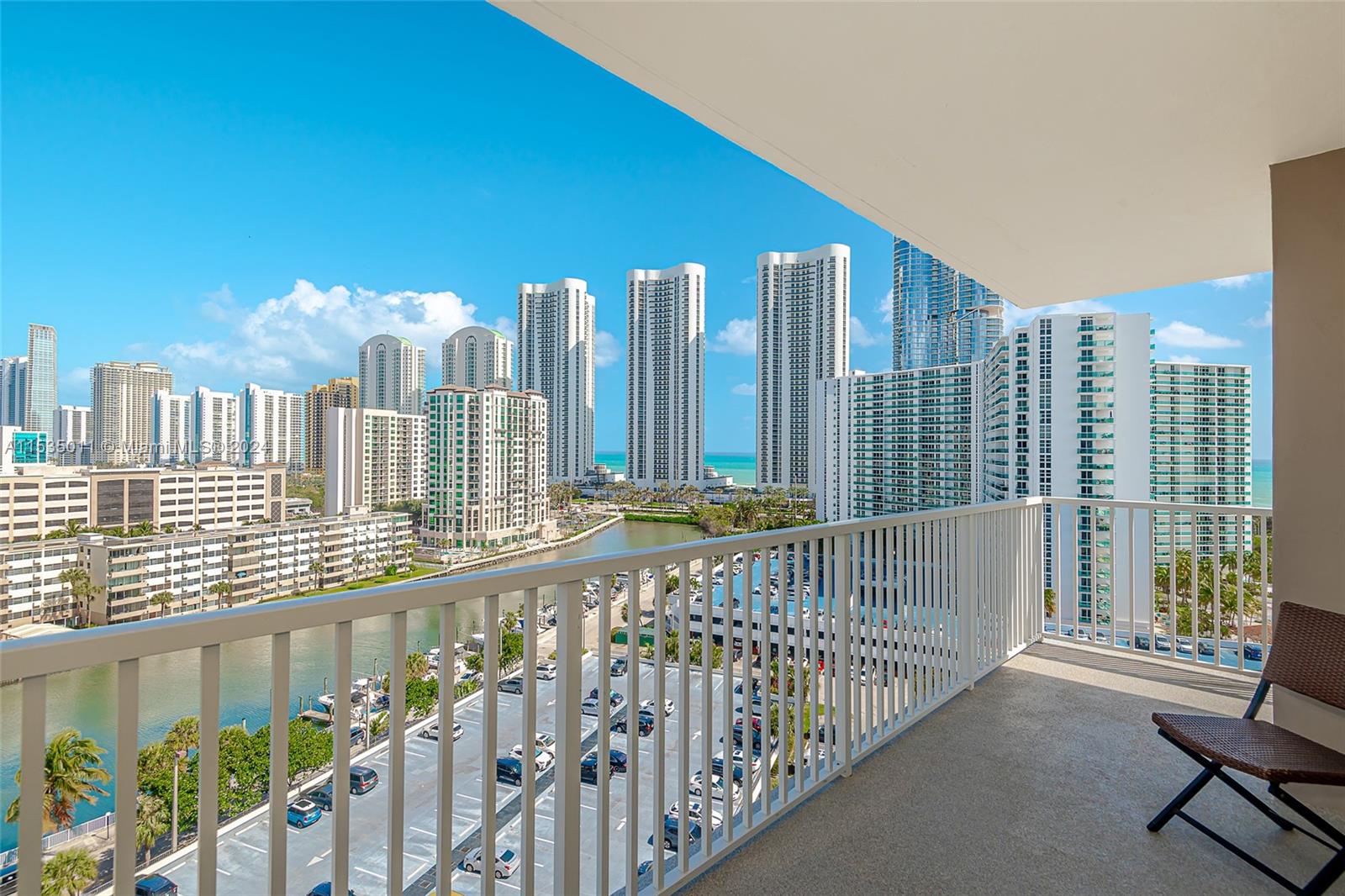 300 Bayview Dr, Sunny Isles Beach, FL, 33160 United States, 2 Bedrooms Bedrooms, ,2 BathroomsBathrooms,Residential,For Sale,Bayview Dr,A11535011